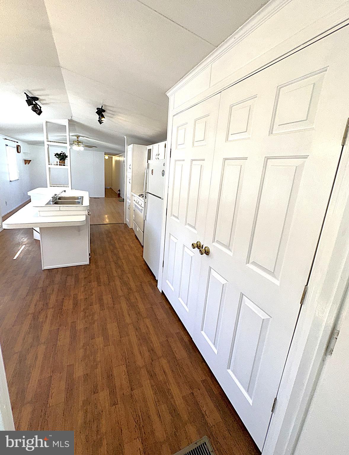 BOONES ESTATES - Residential