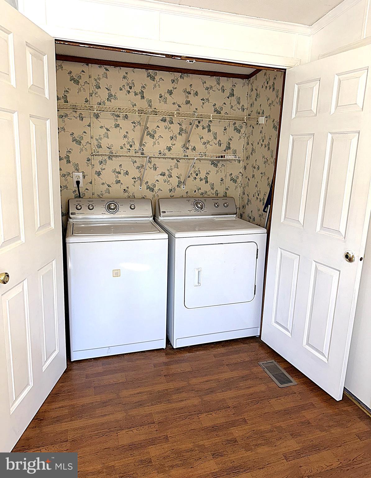 BOONES ESTATES - Residential