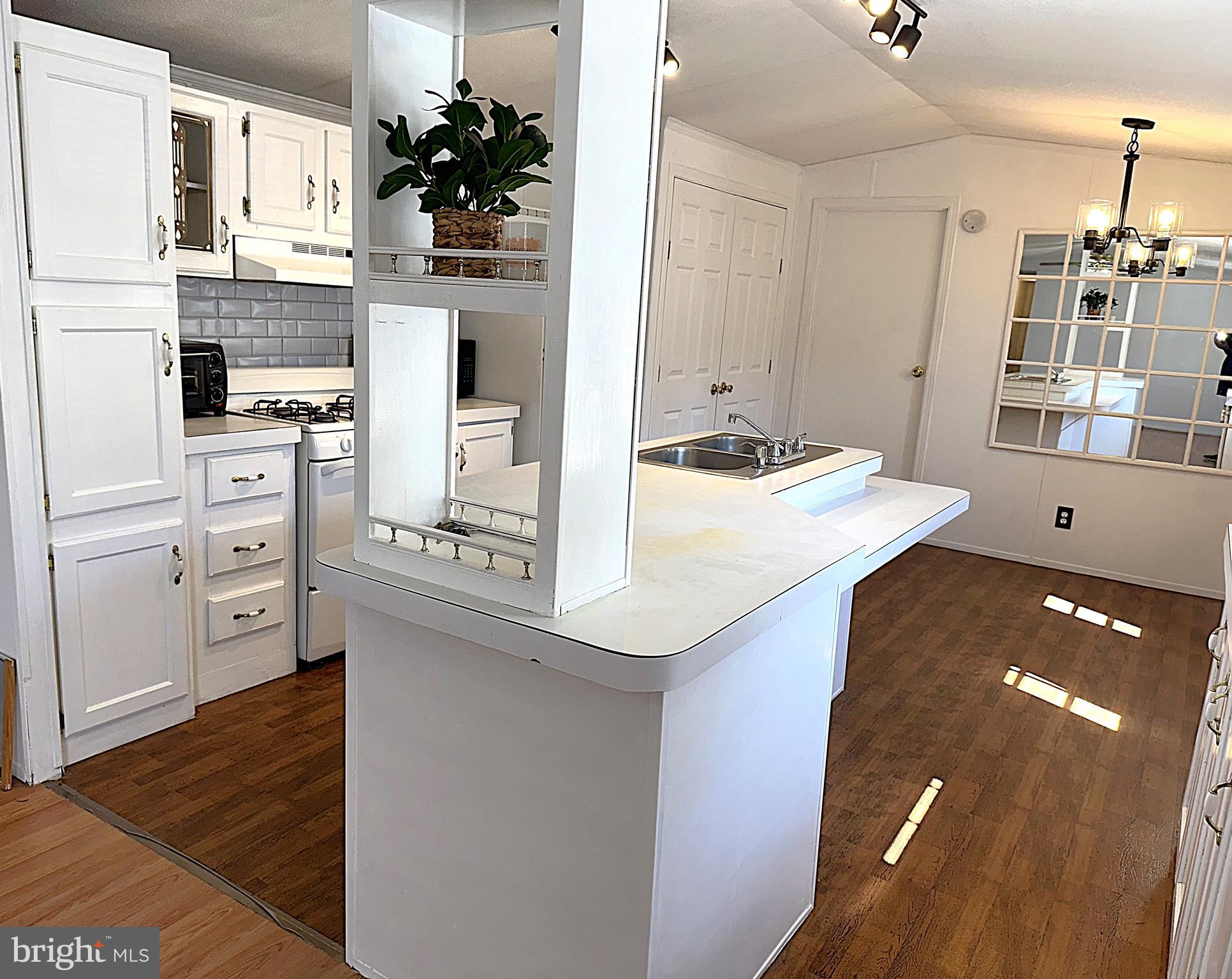 BOONES ESTATES - Residential