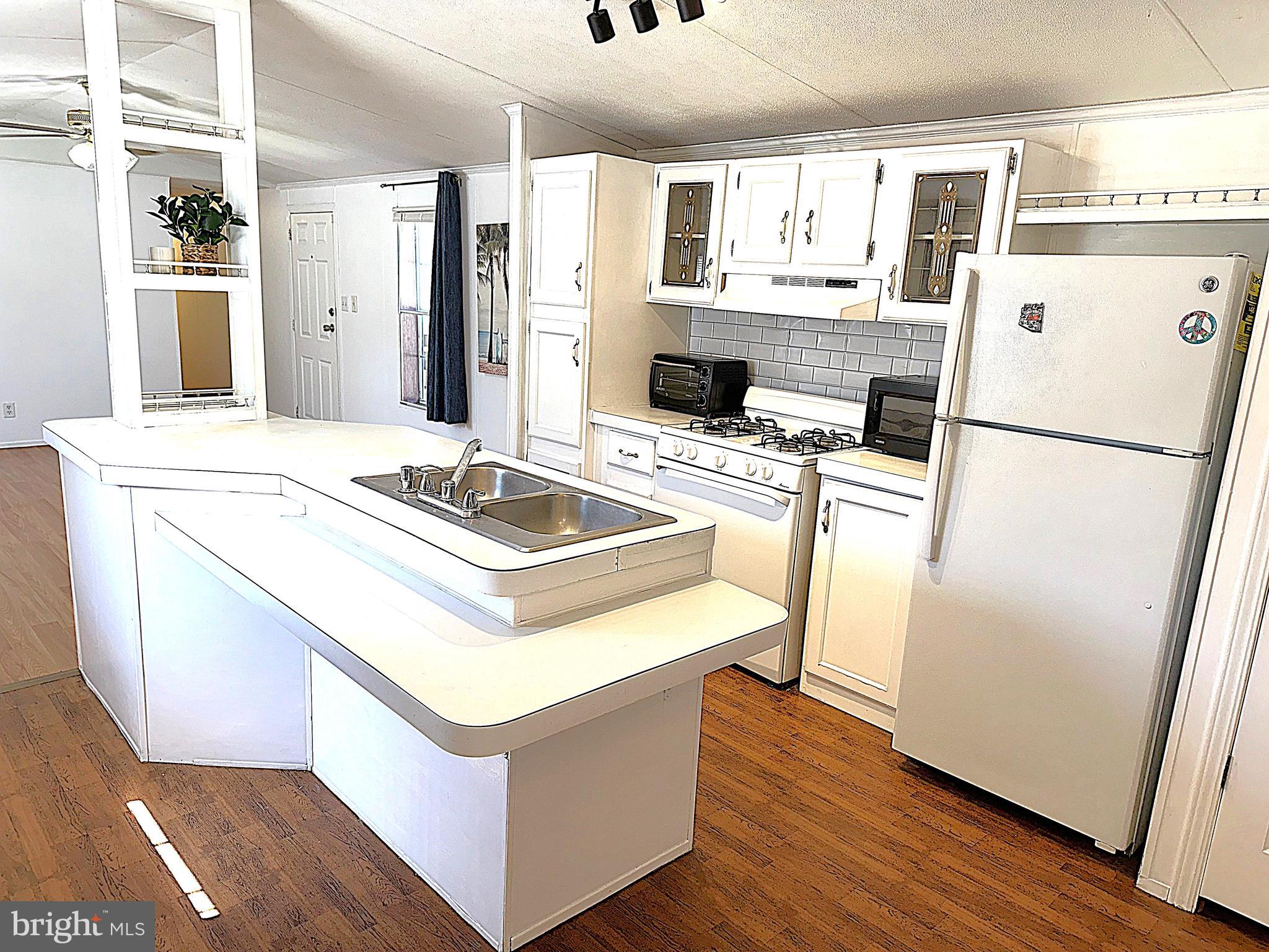 BOONES ESTATES - Residential