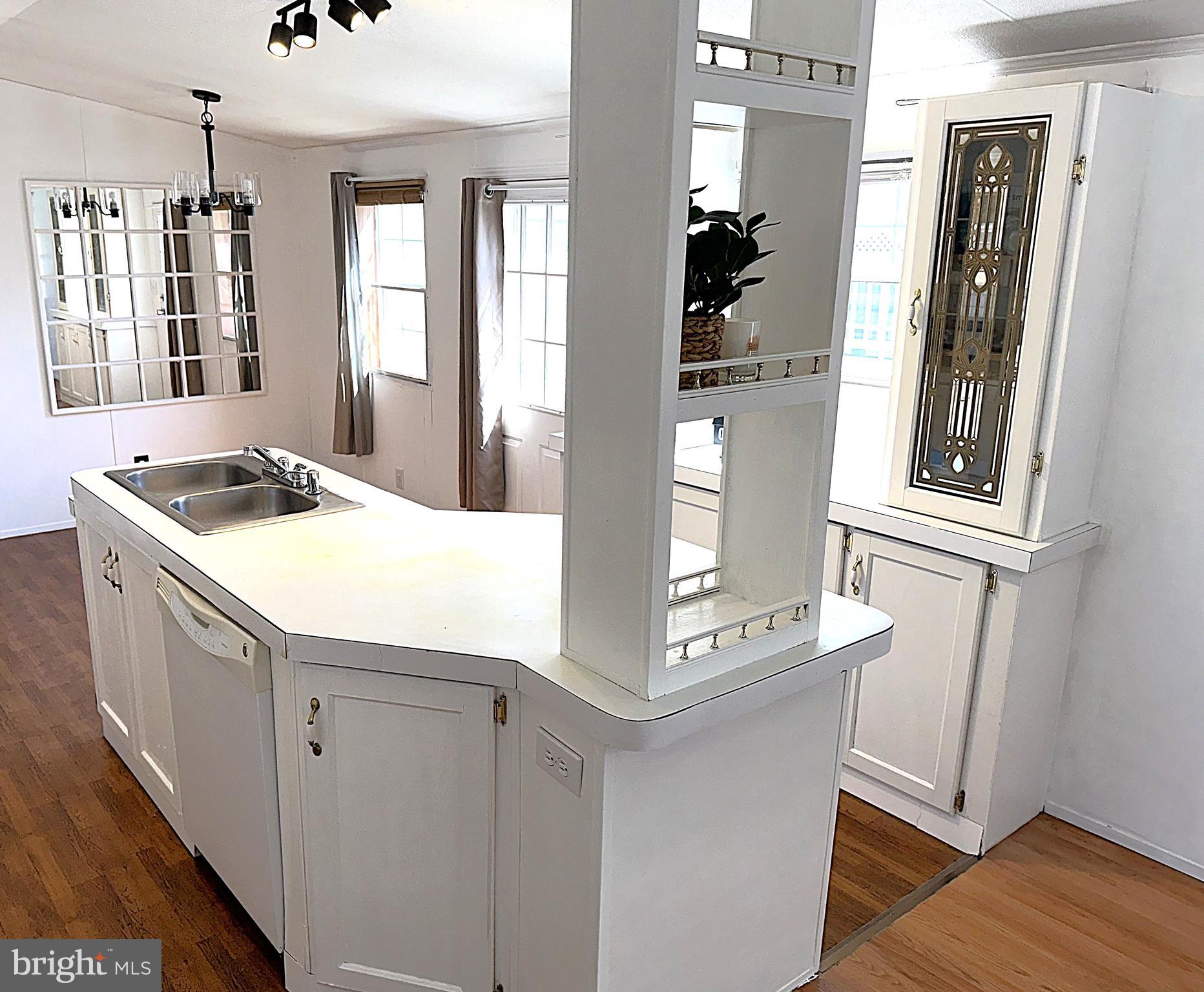 BOONES ESTATES - Residential