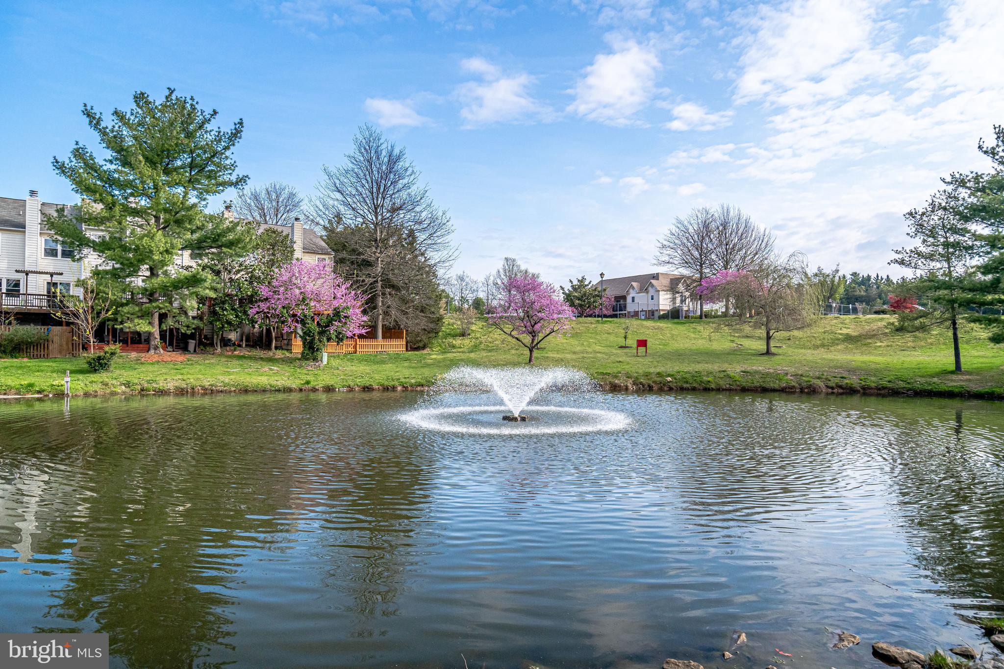 SURREY AT MANCHESTER LAKES - Residential