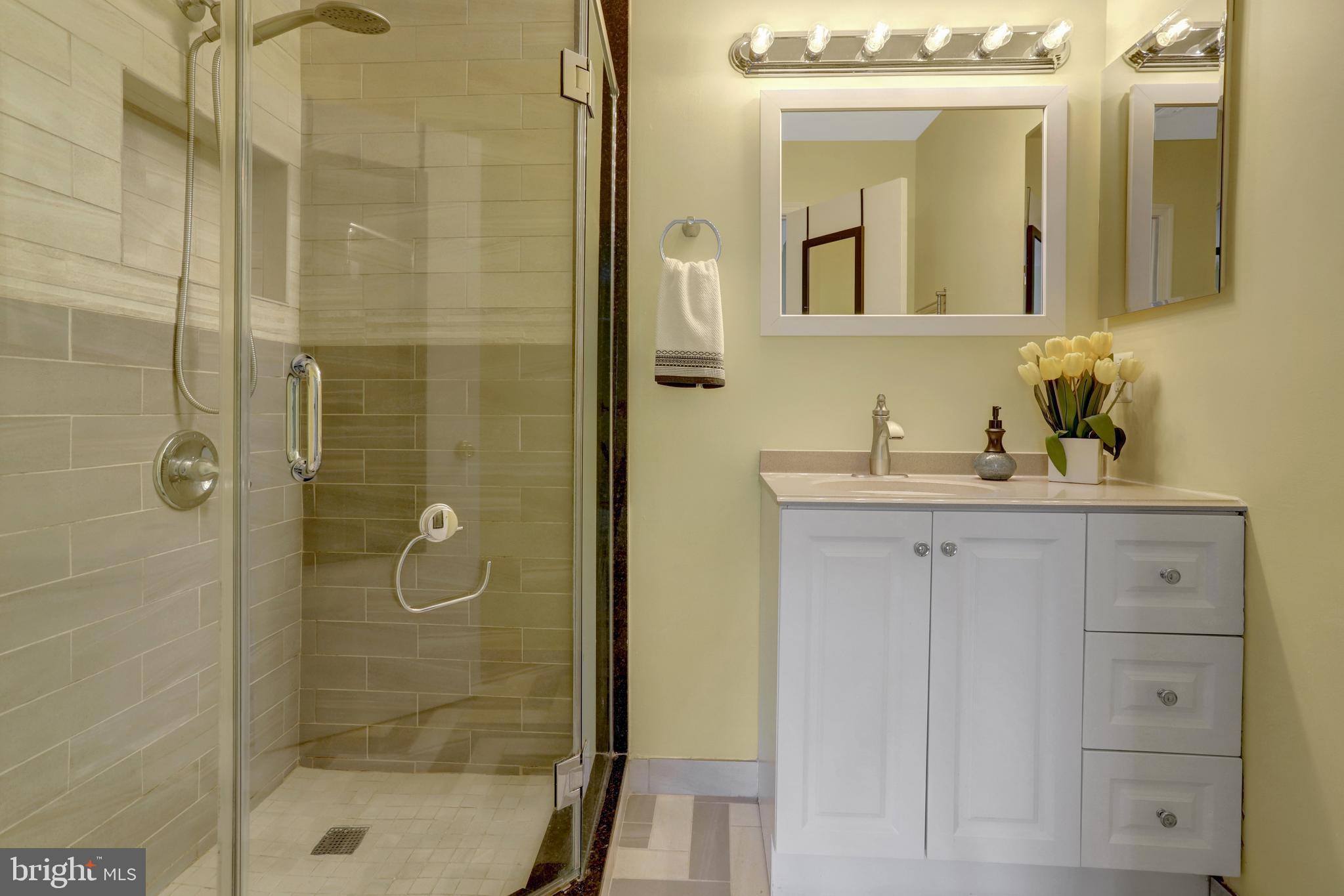 SURREY AT MANCHESTER LAKES - Residential