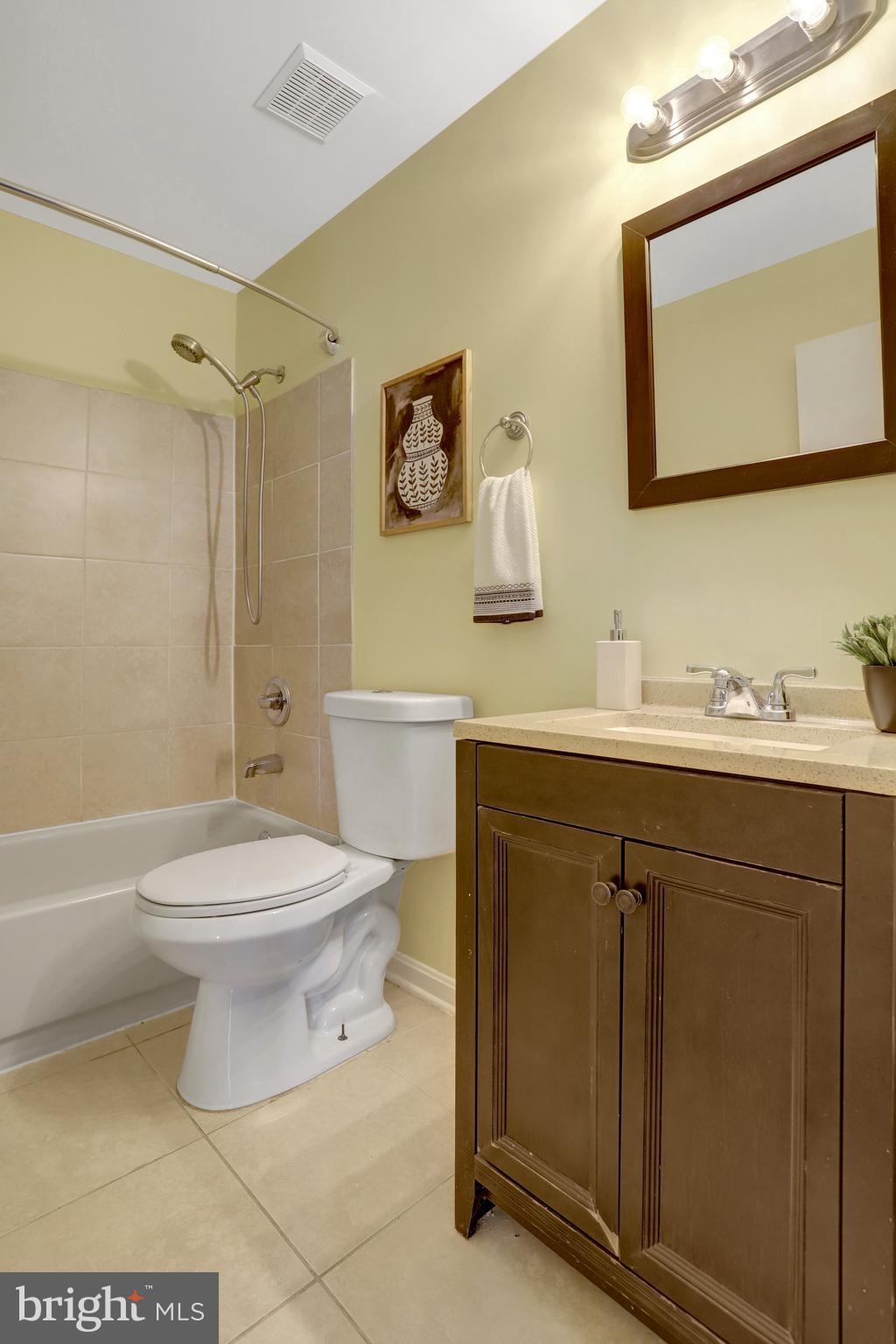 SURREY AT MANCHESTER LAKES - Residential