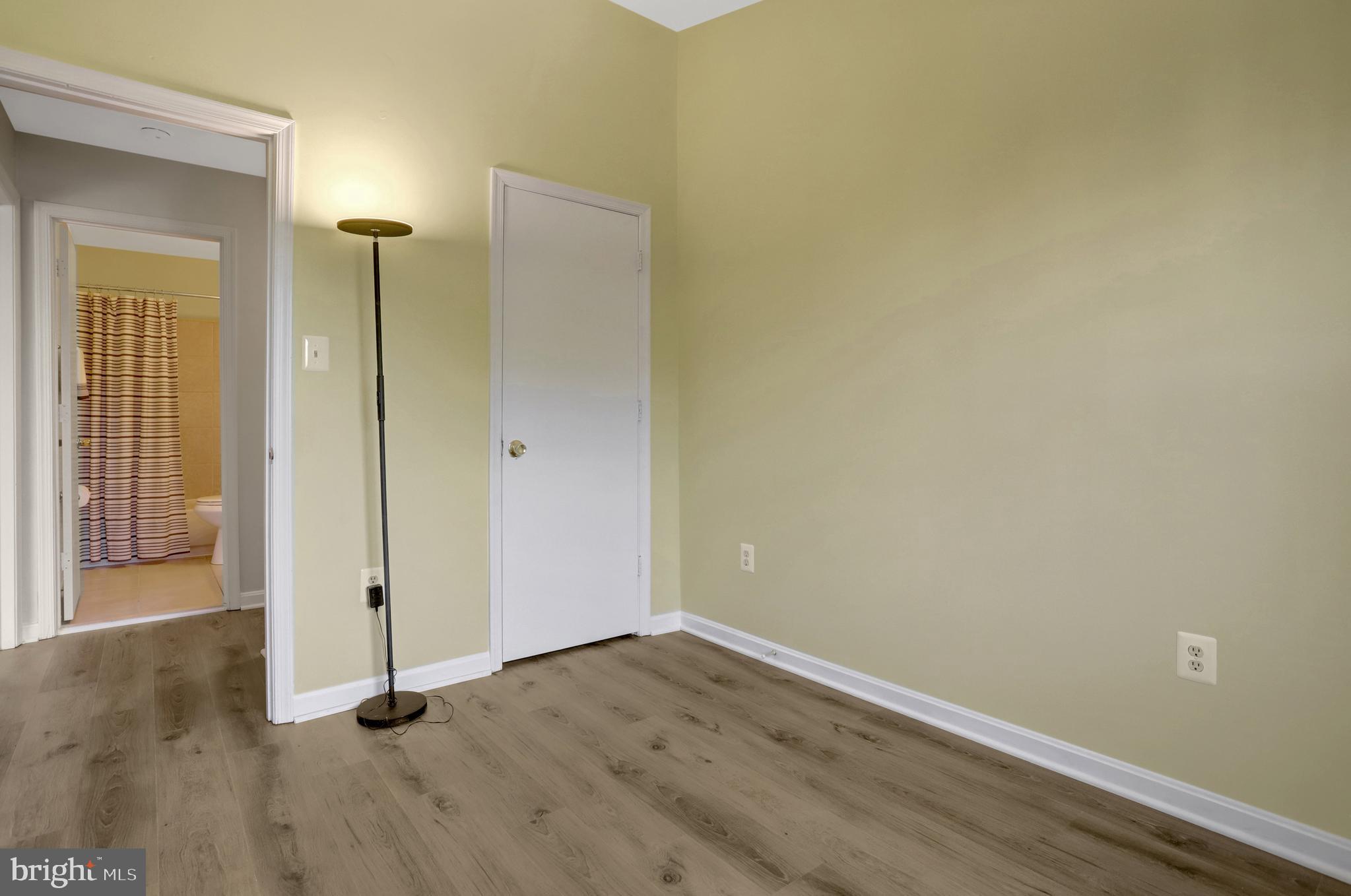 SURREY AT MANCHESTER LAKES - Residential