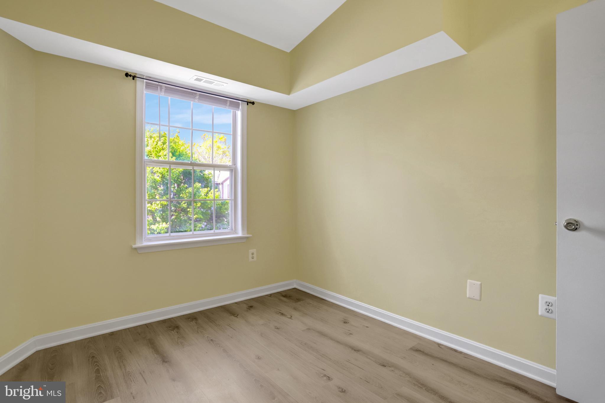 SURREY AT MANCHESTER LAKES - Residential