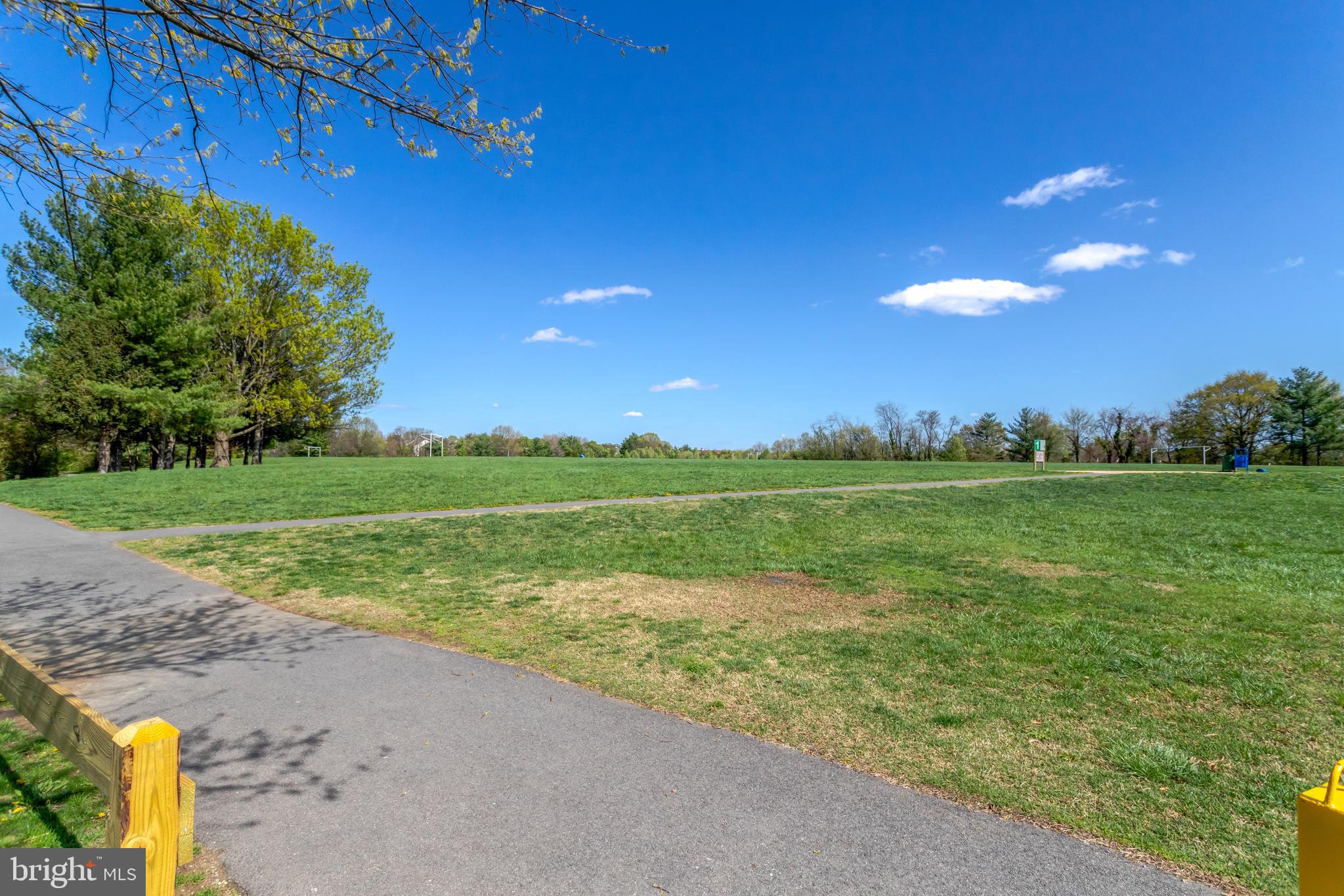 SURREY AT MANCHESTER LAKES - Residential