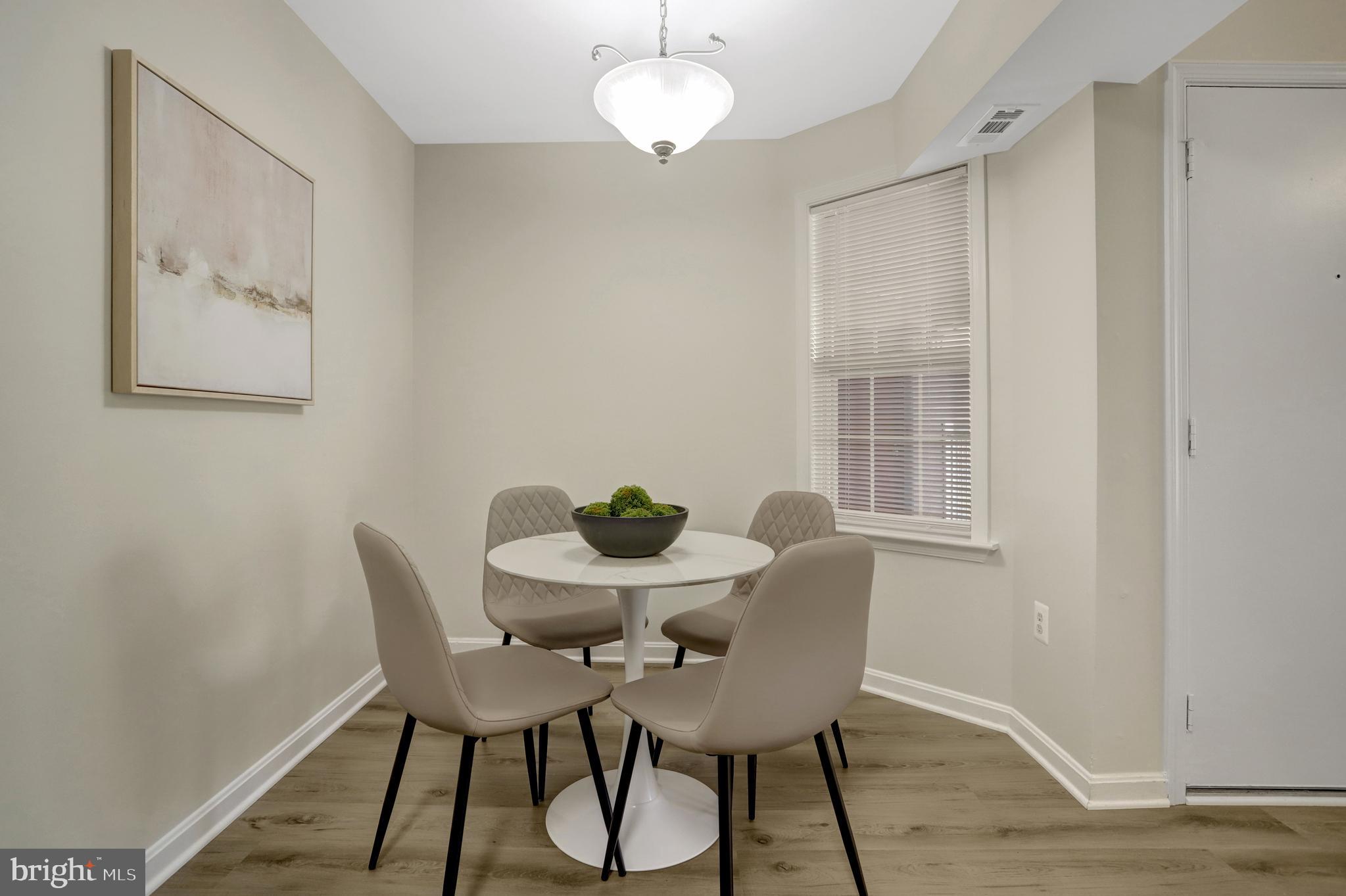 SURREY AT MANCHESTER LAKES - Residential