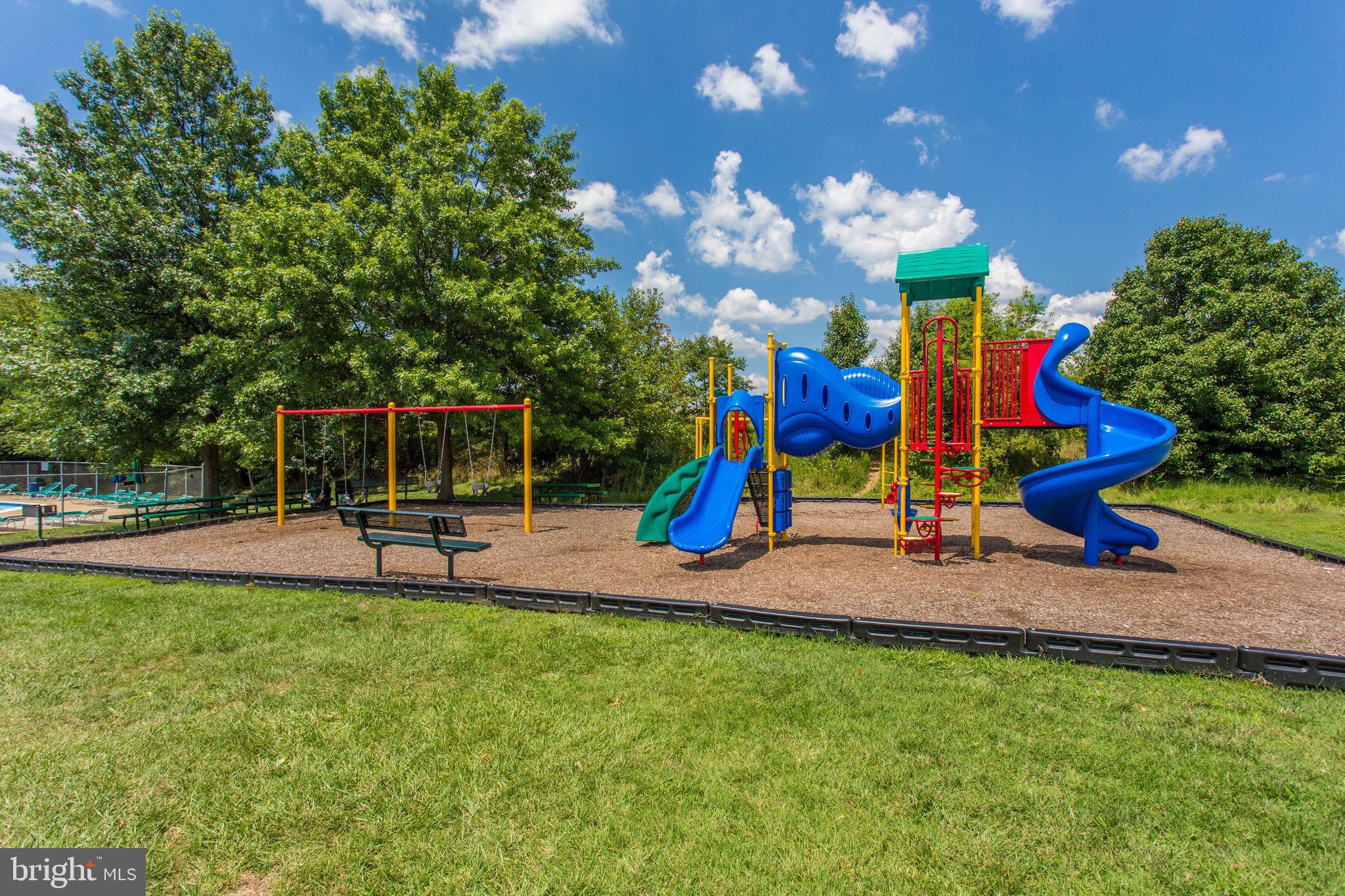 SURREY AT MANCHESTER LAKES - Residential