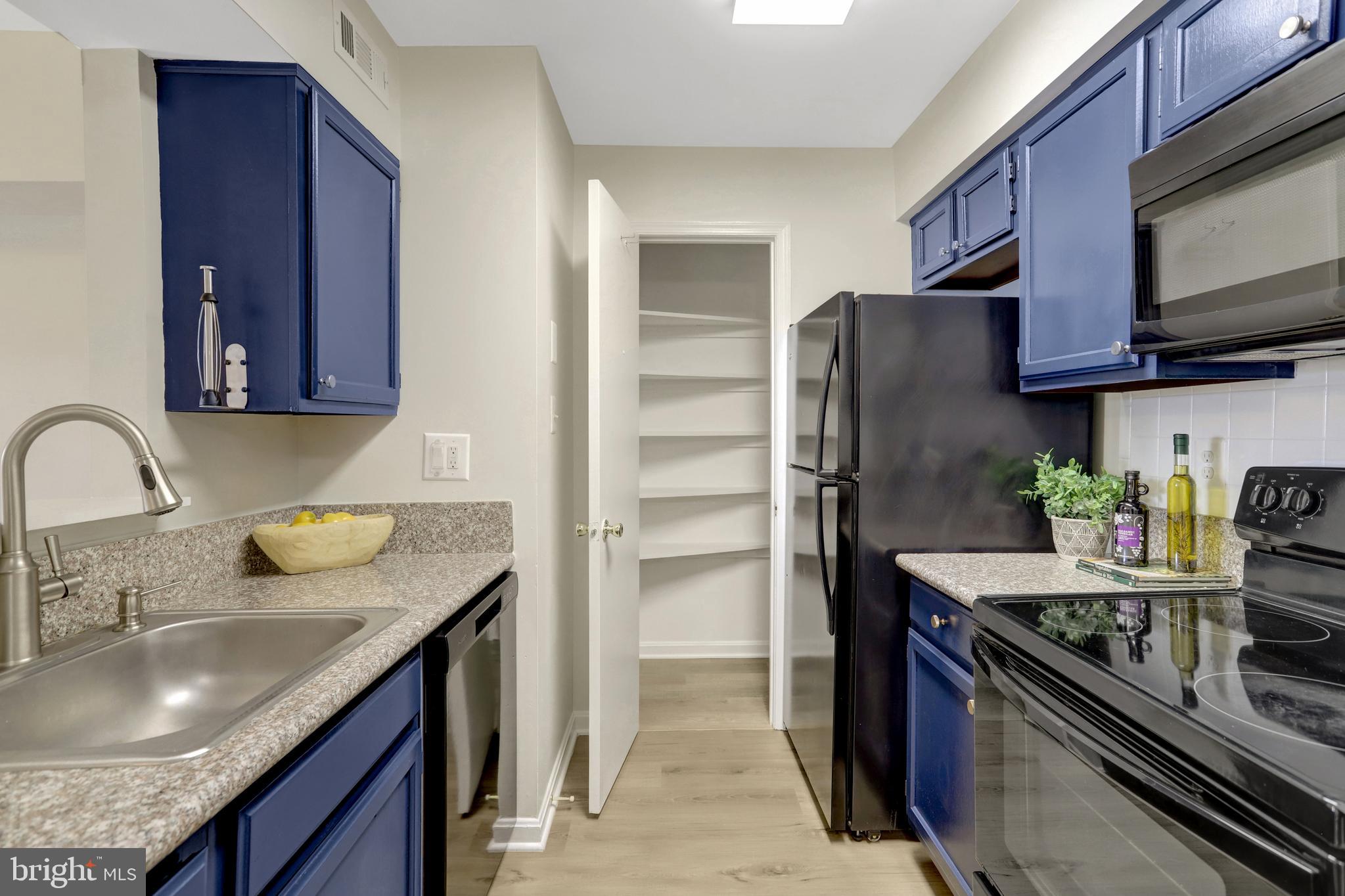 SURREY AT MANCHESTER LAKES - Residential