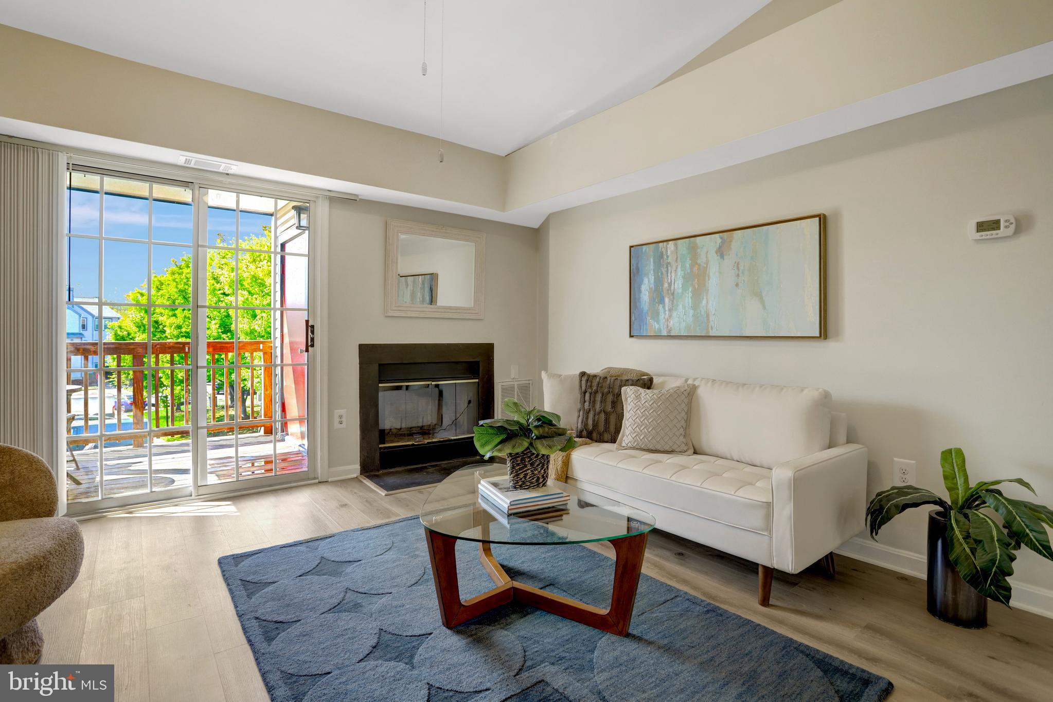 SURREY AT MANCHESTER LAKES - Residential