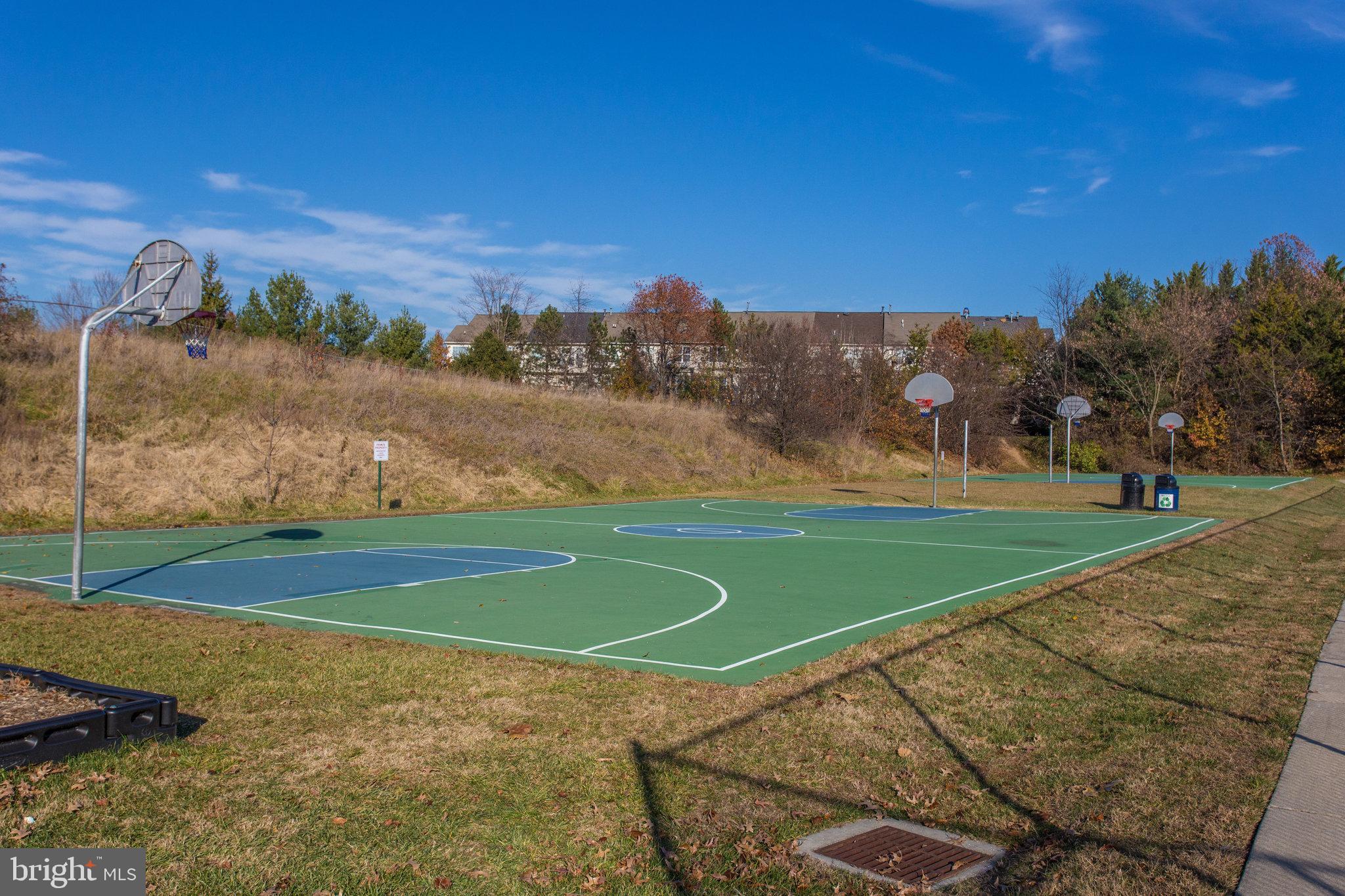 SURREY AT MANCHESTER LAKES - Residential