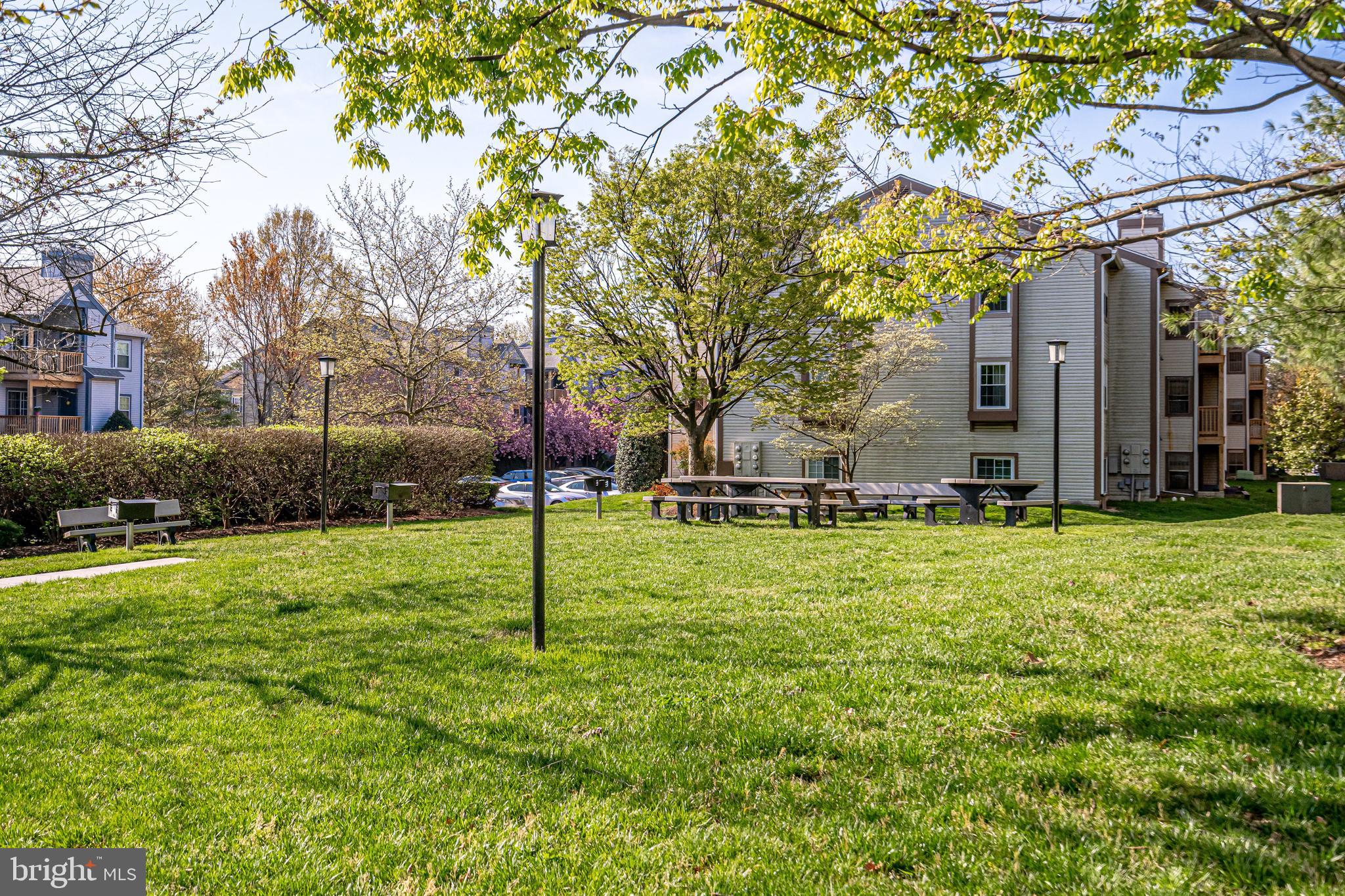 SURREY AT MANCHESTER LAKES - Residential