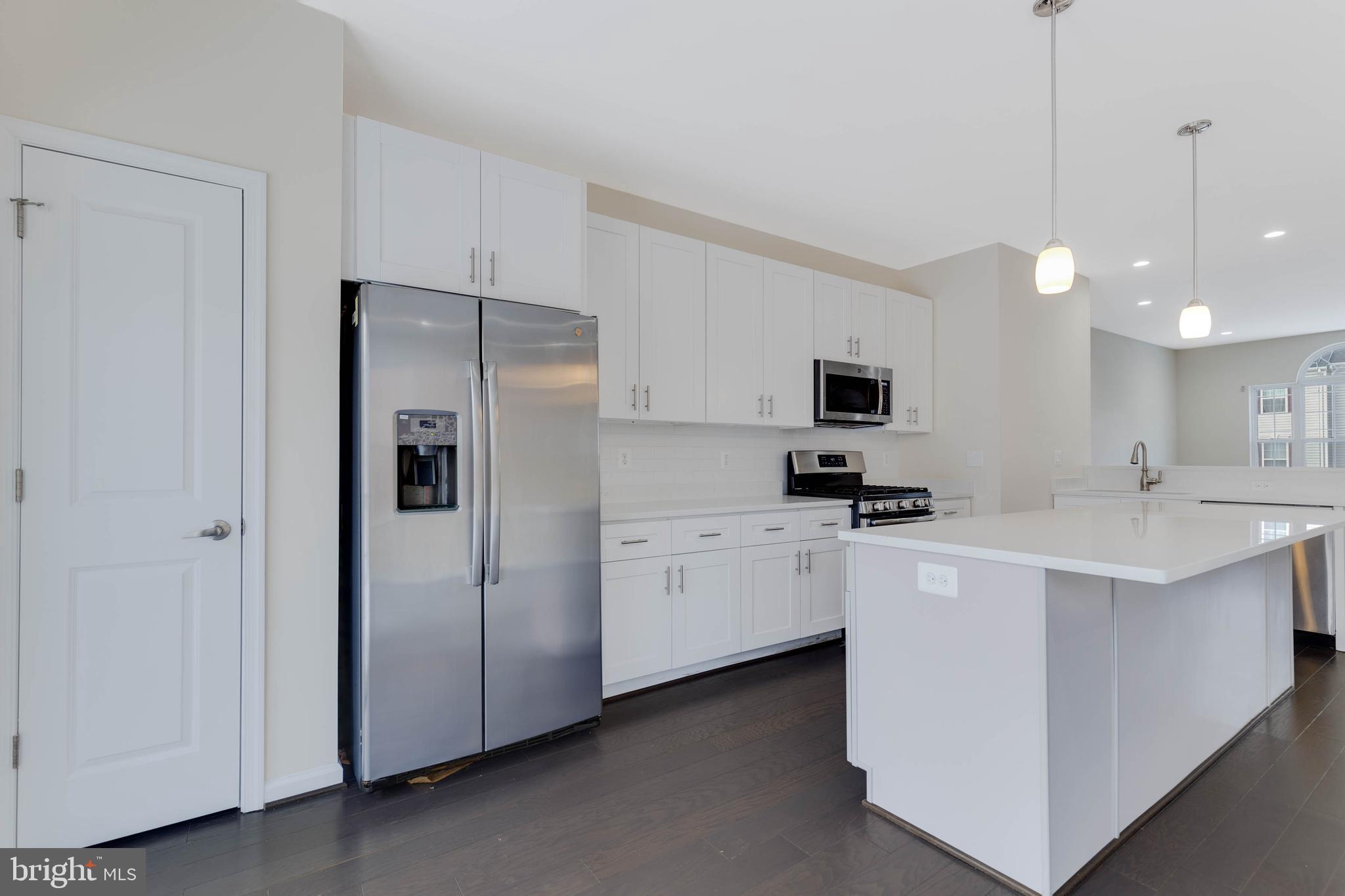 COLUMBIA RUN TOWNHOMES - Residential