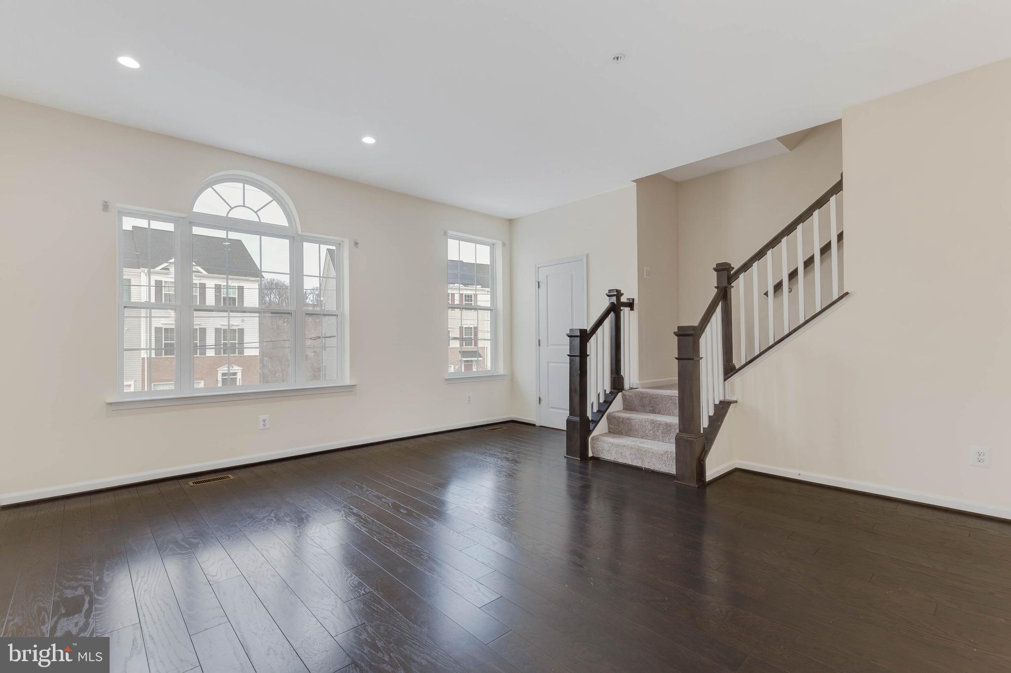 COLUMBIA RUN TOWNHOMES - Residential