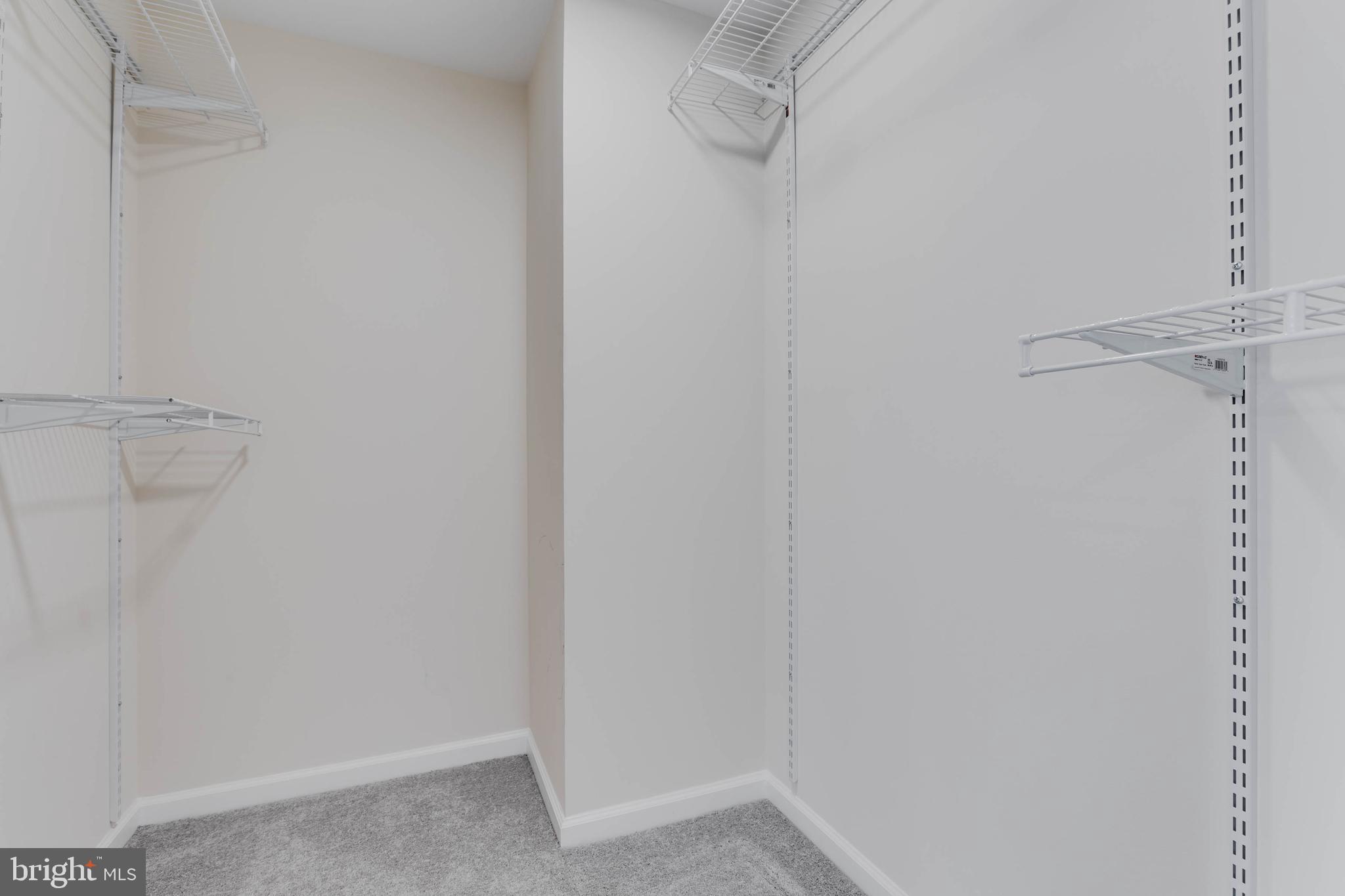 COLUMBIA RUN TOWNHOMES - Residential