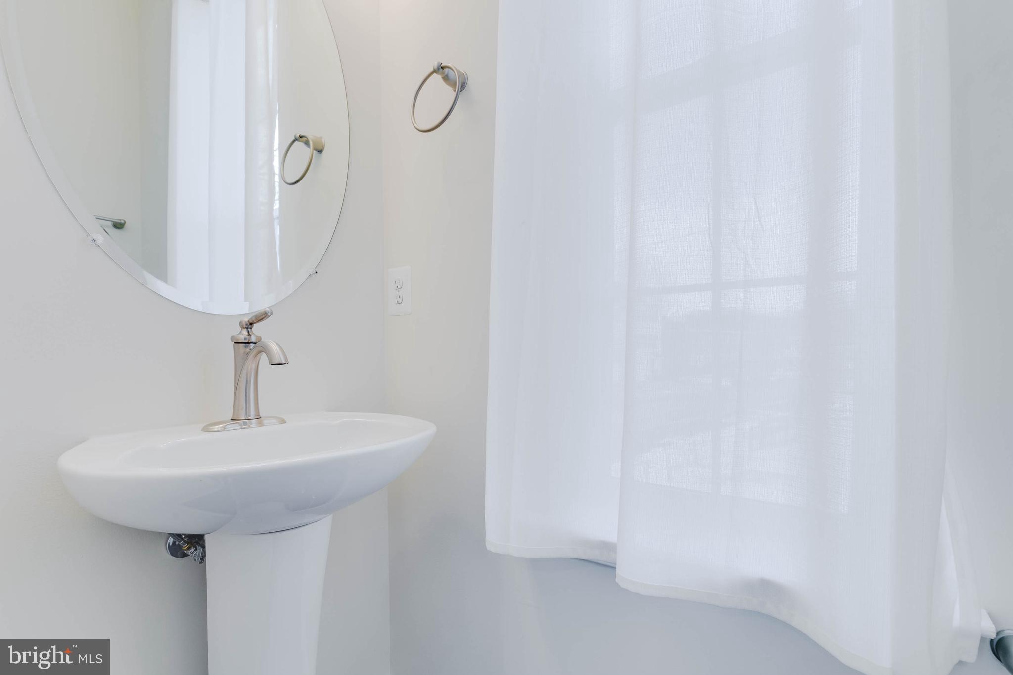 COLUMBIA RUN TOWNHOMES - Residential