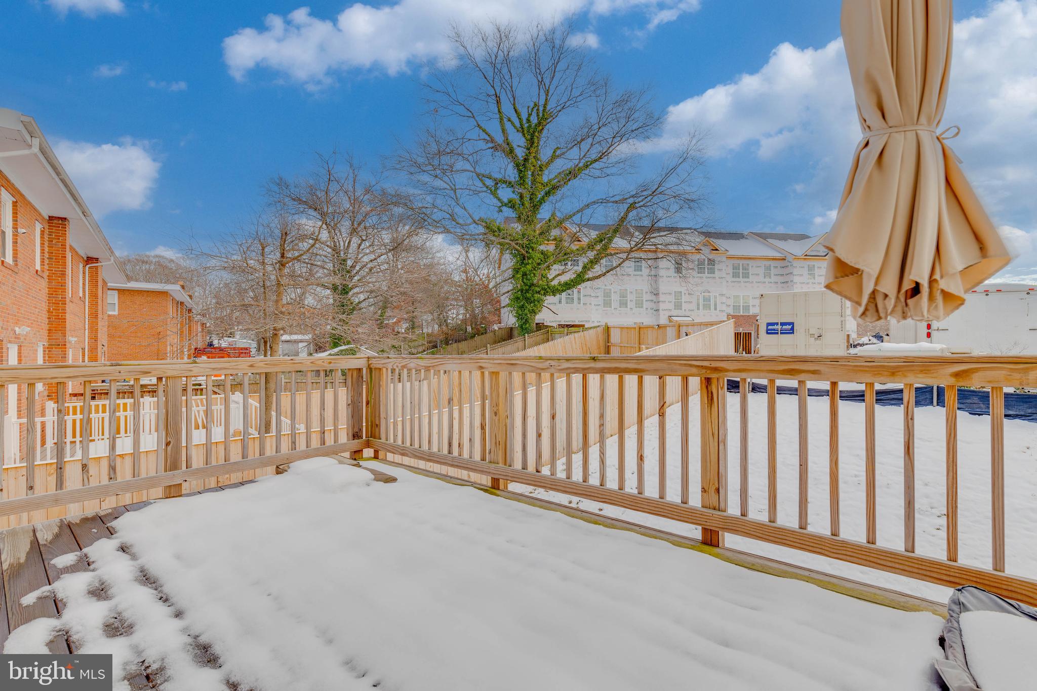 COLUMBIA RUN TOWNHOMES - Residential