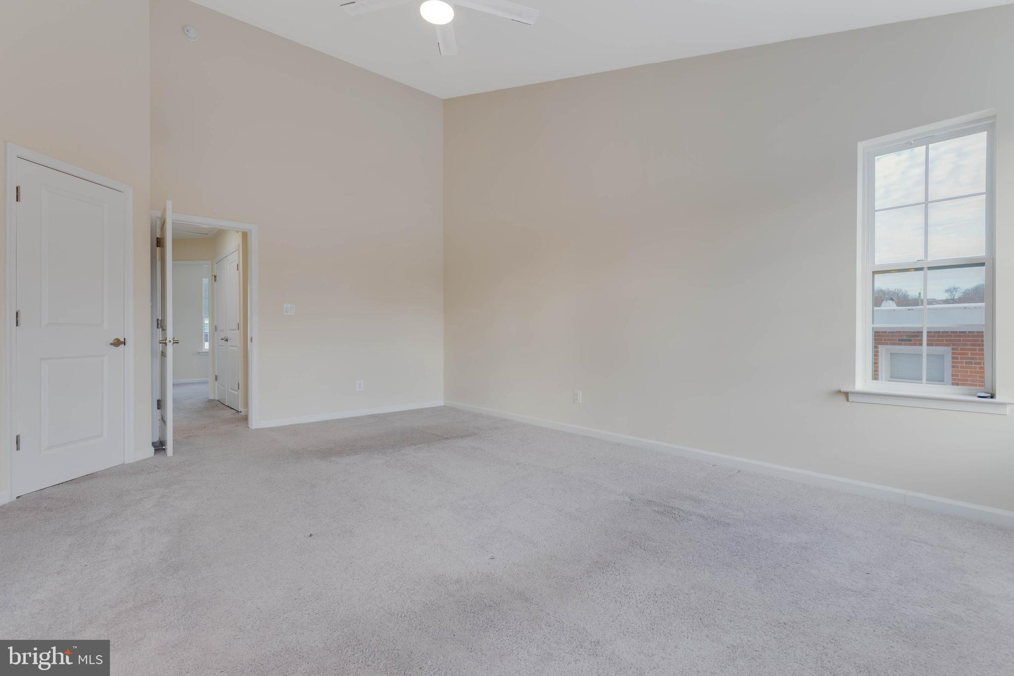 COLUMBIA RUN TOWNHOMES - Residential