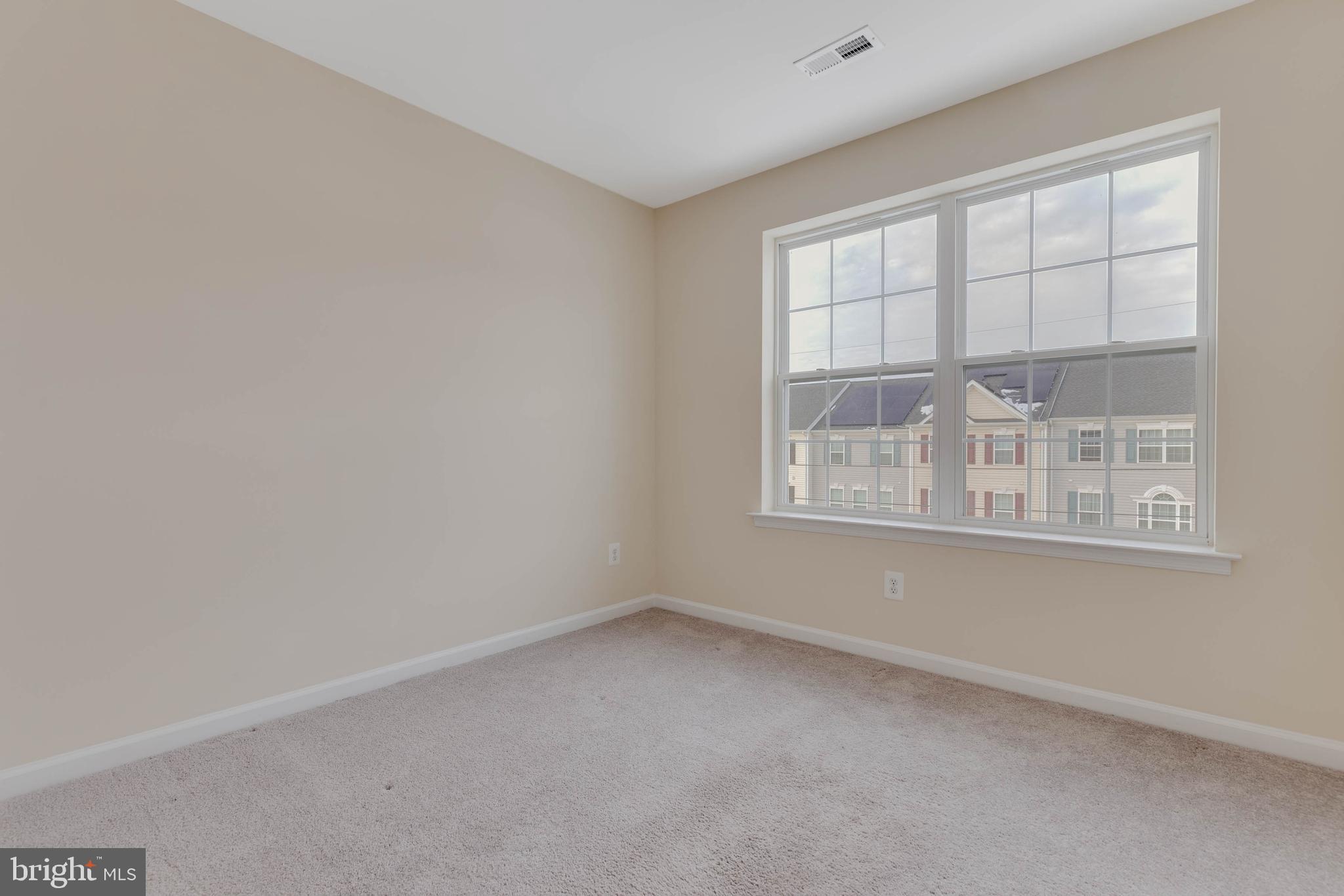 COLUMBIA RUN TOWNHOMES - Residential