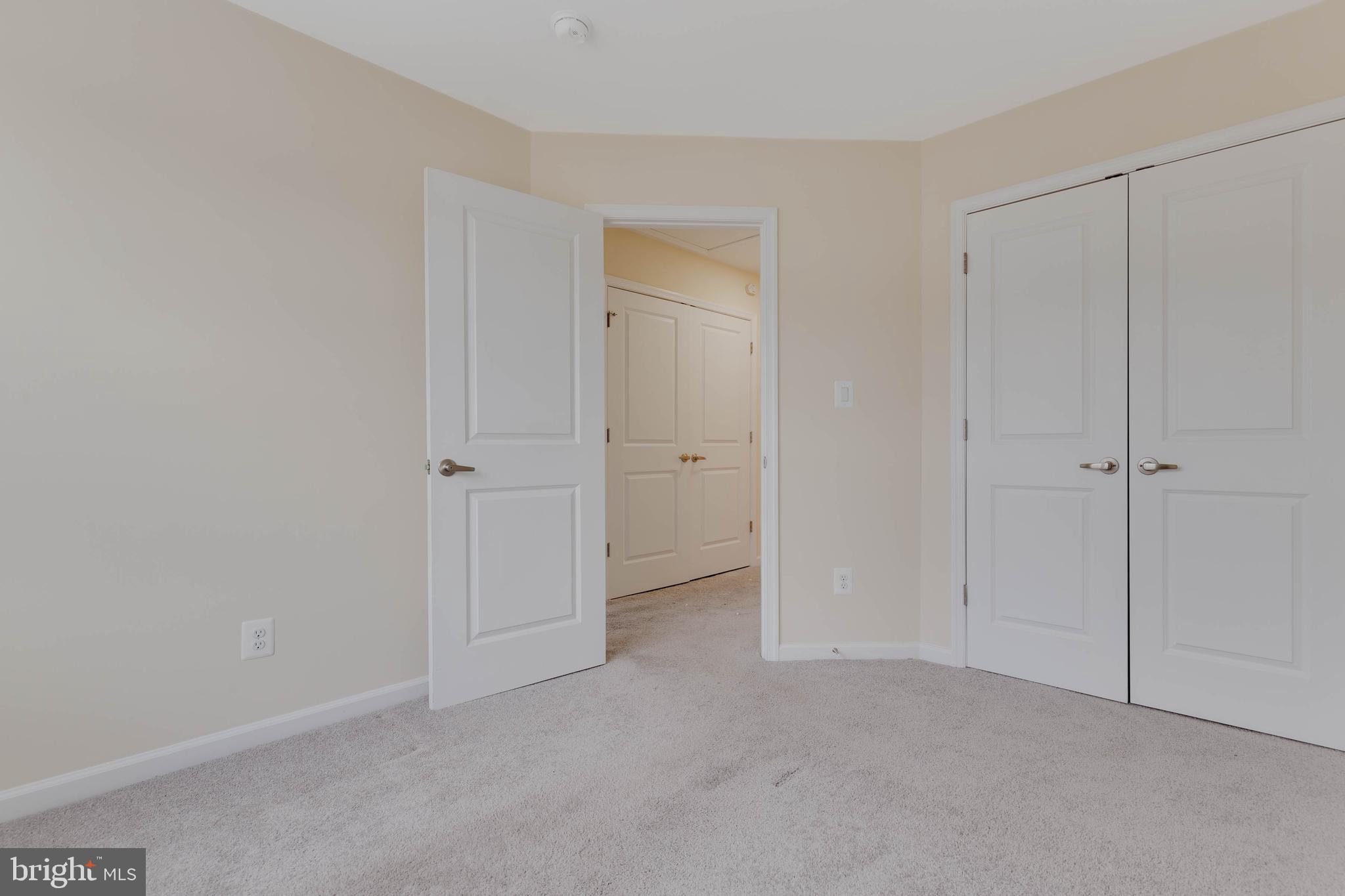 COLUMBIA RUN TOWNHOMES - Residential