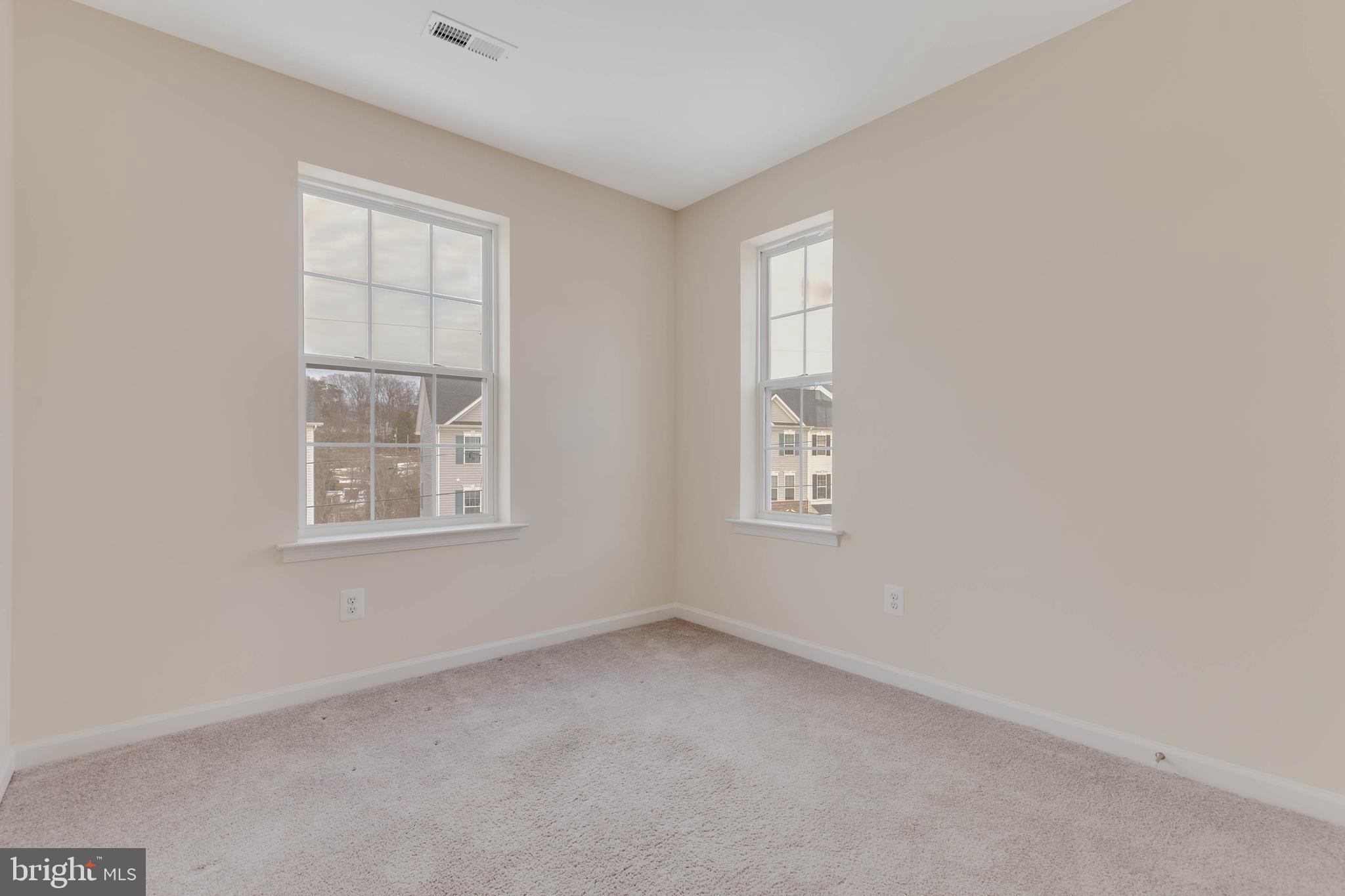 COLUMBIA RUN TOWNHOMES - Residential