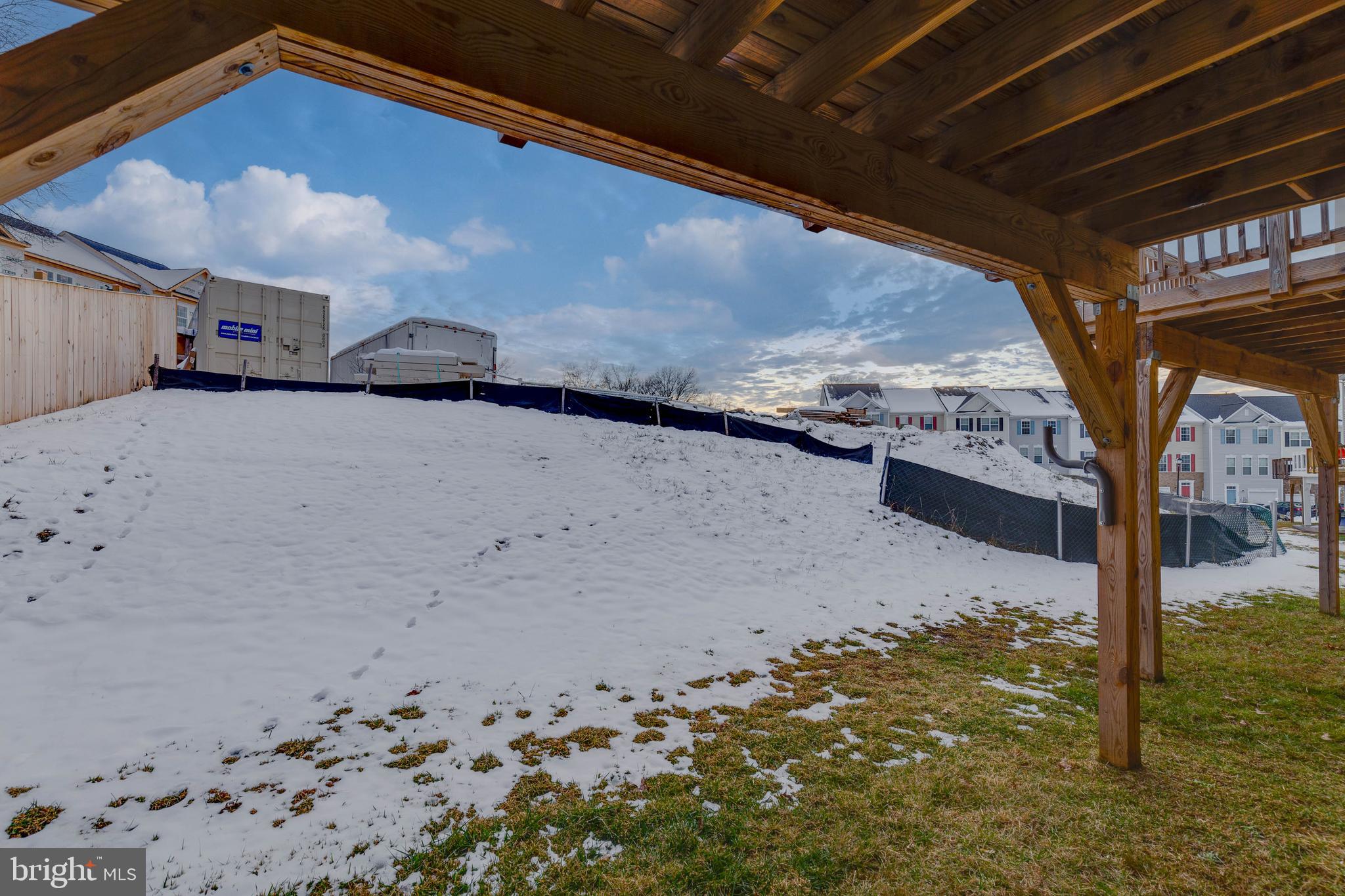 COLUMBIA RUN TOWNHOMES - Residential