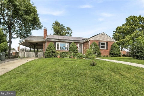 Homes For Sale - 902 Pine Avenue<br/> FREDERICK, MD 21701