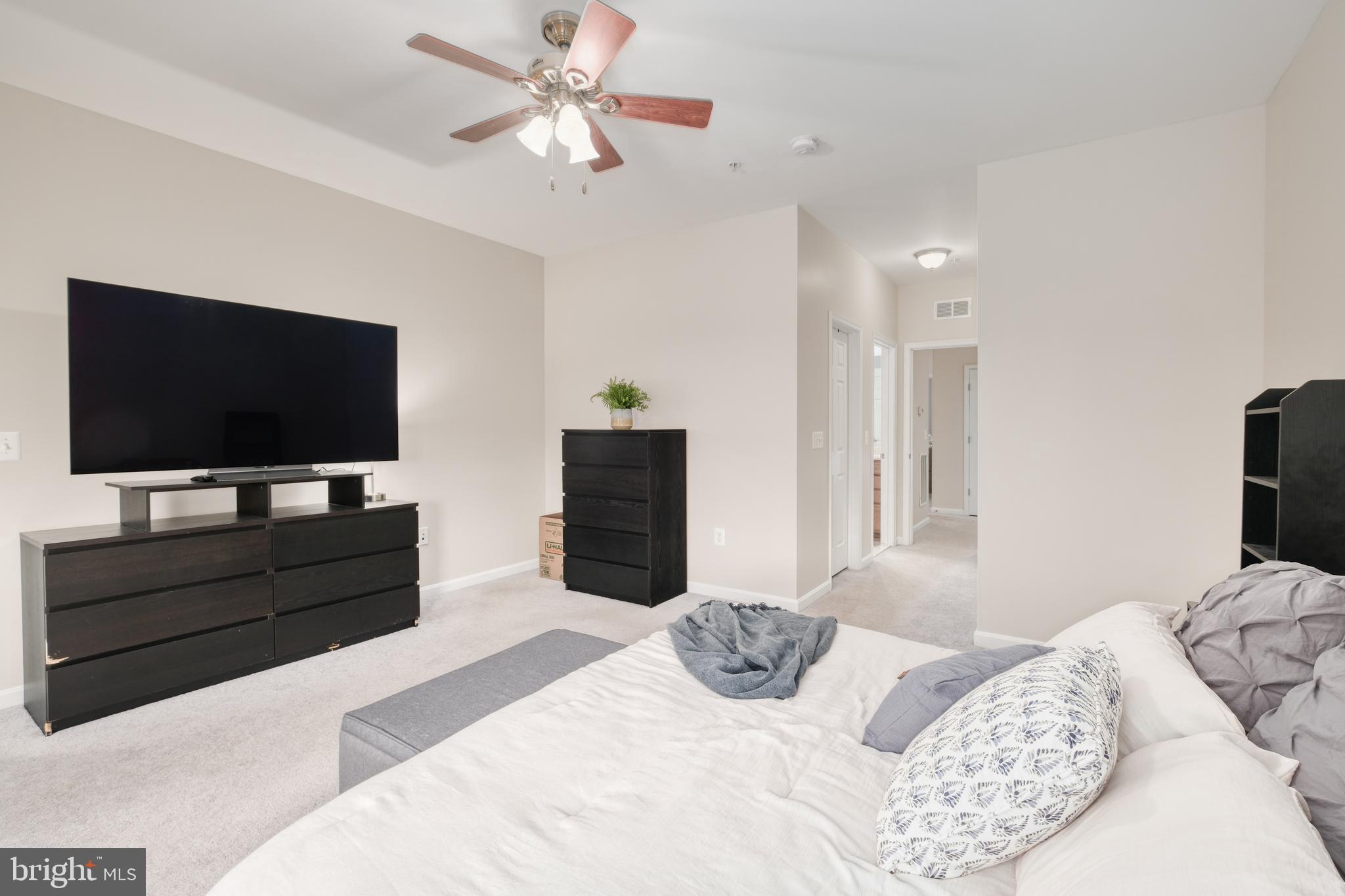 LEE SQUARE - Residential