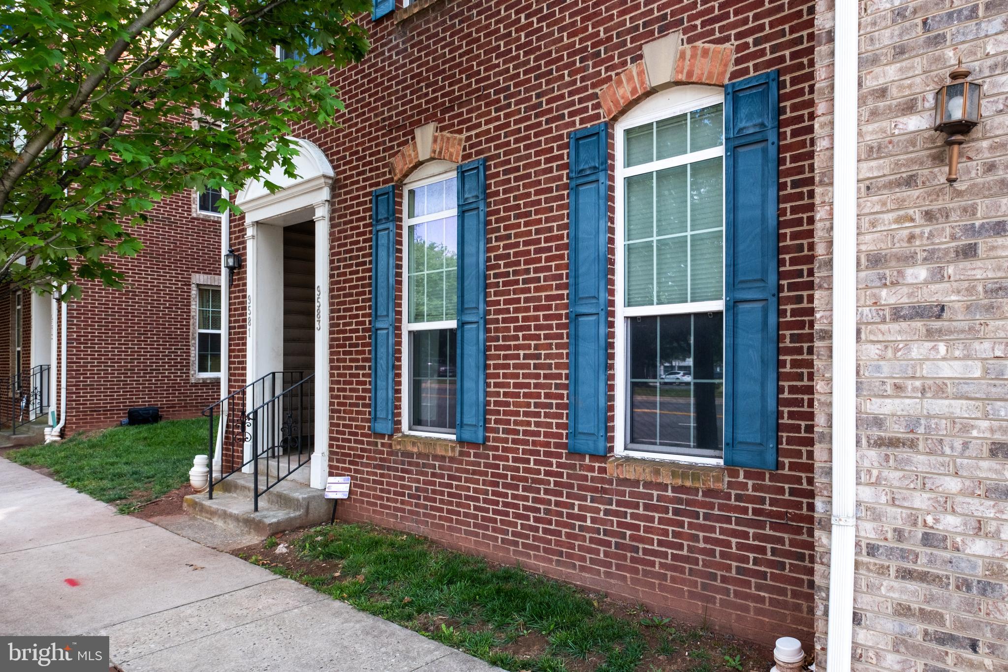 LEE SQUARE - Residential