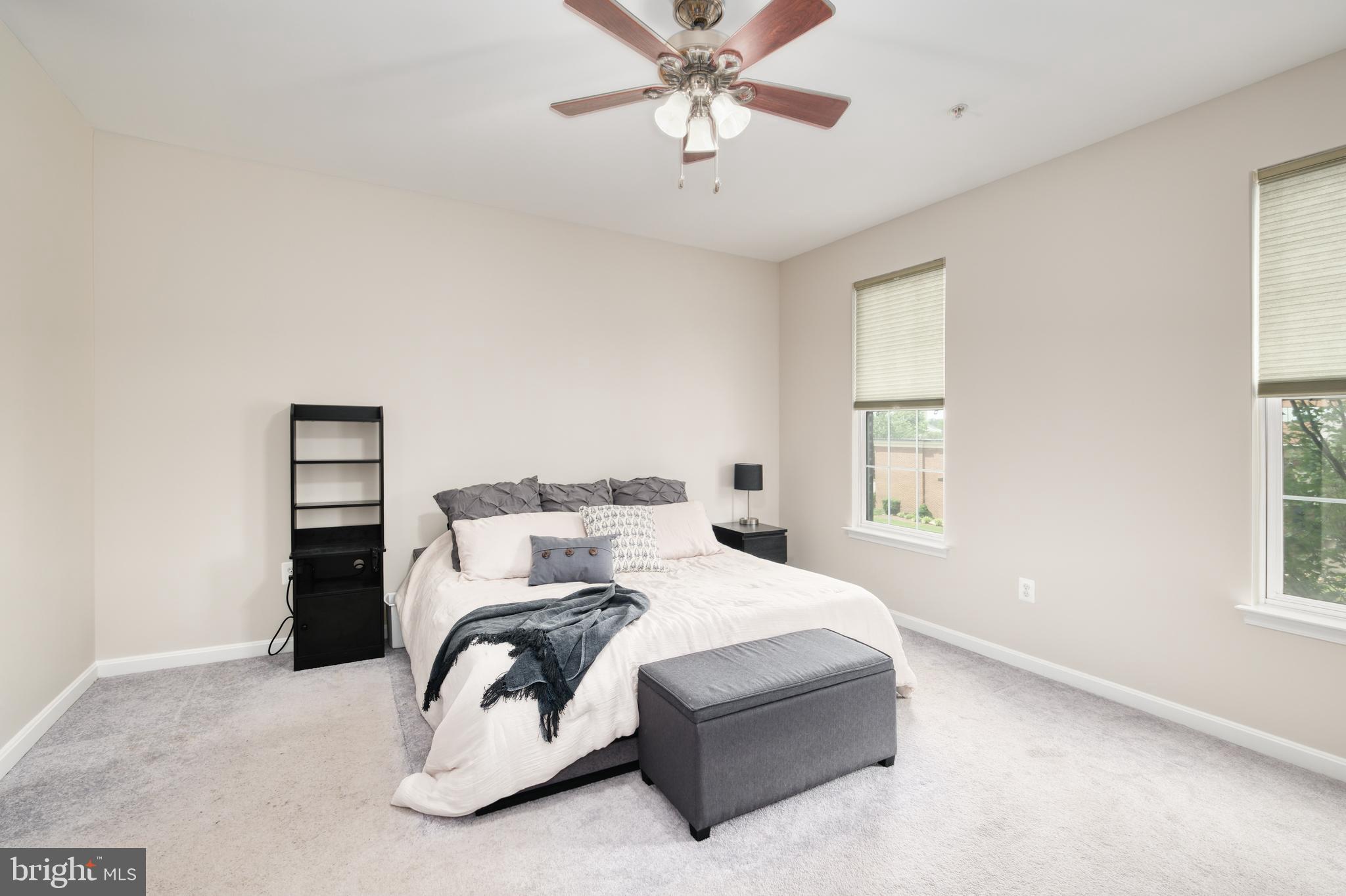 LEE SQUARE - Residential