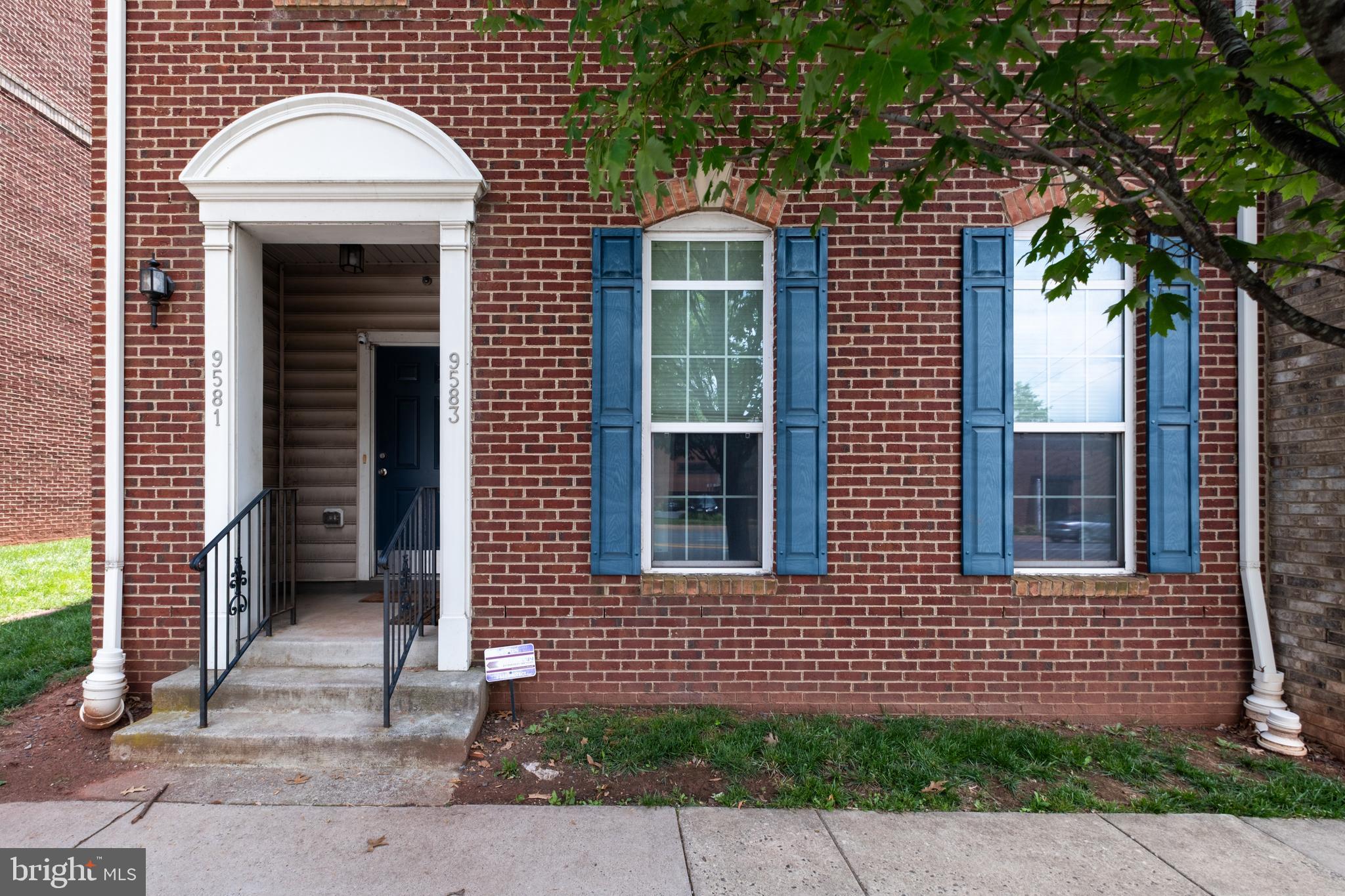 LEE SQUARE - Residential