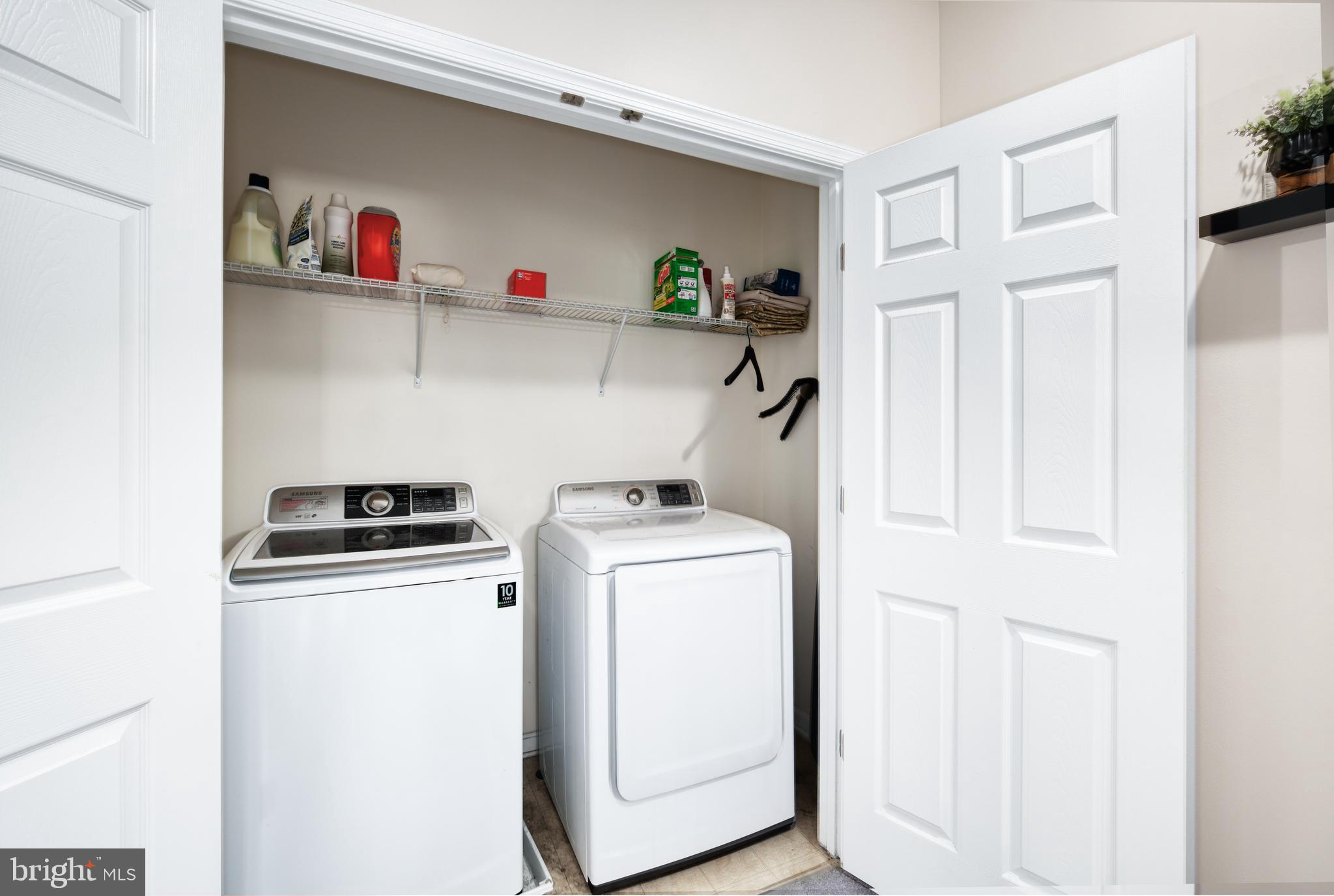 LEE SQUARE - Residential