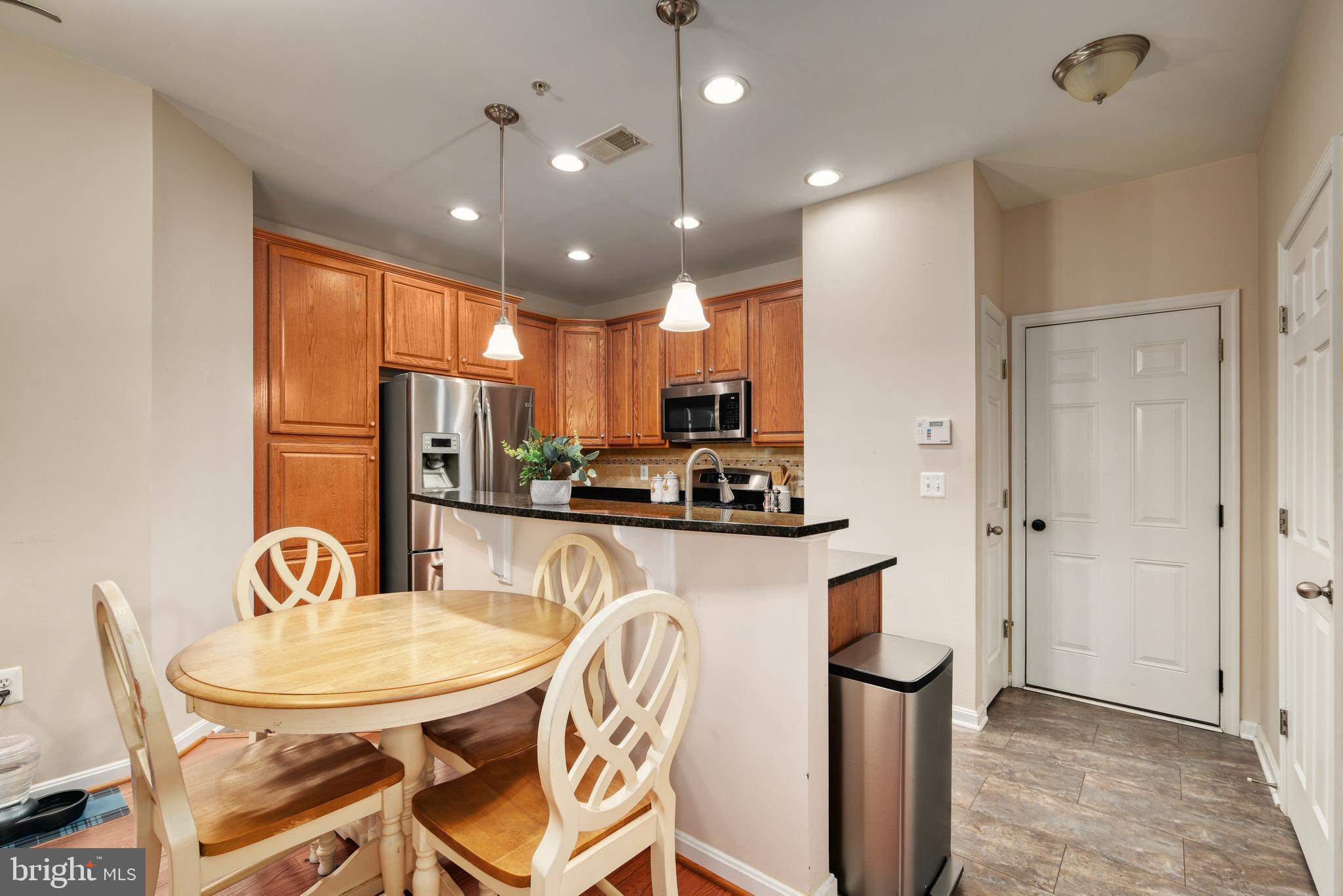 LEE SQUARE - Residential