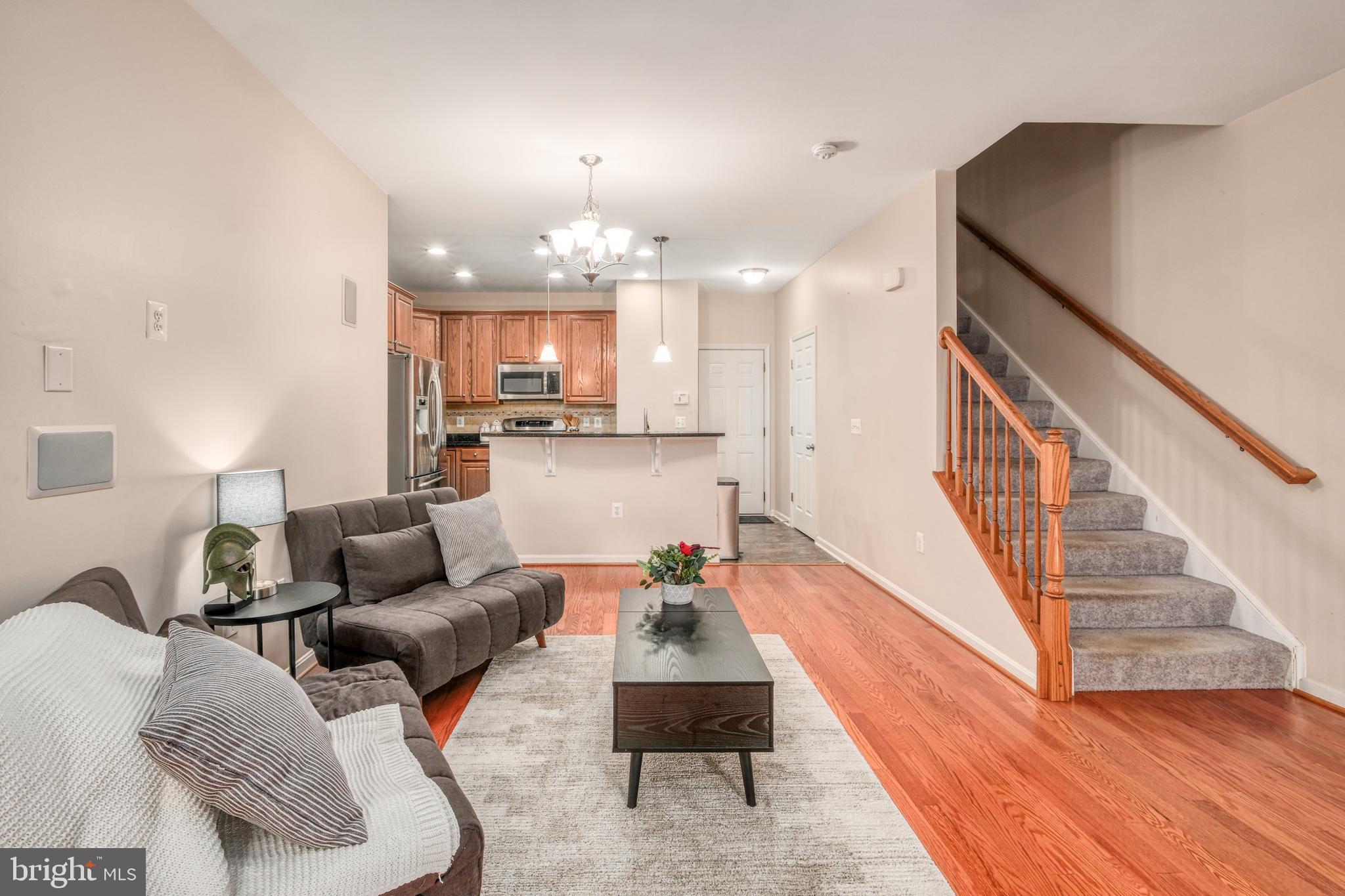 LEE SQUARE - Residential