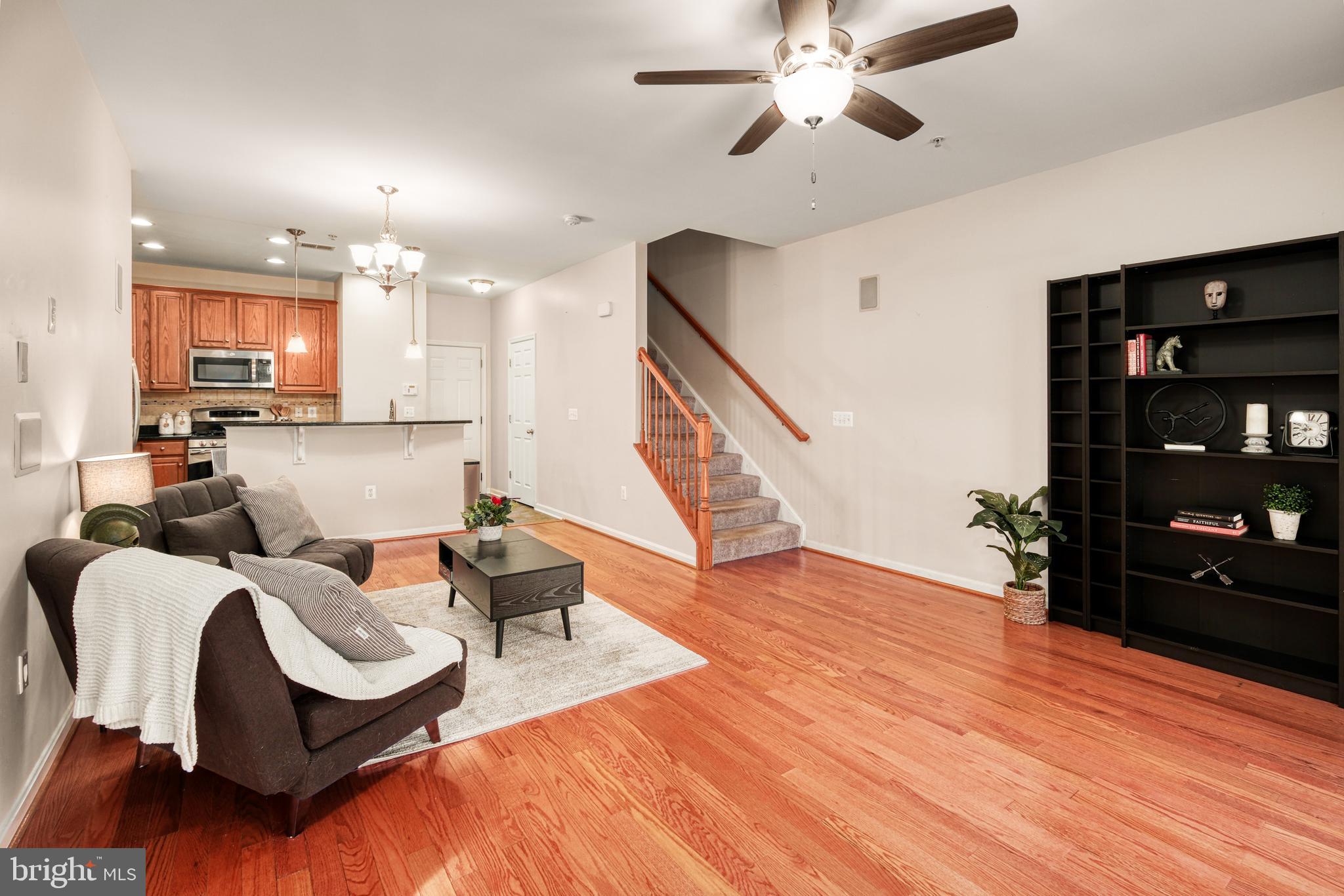 LEE SQUARE - Residential