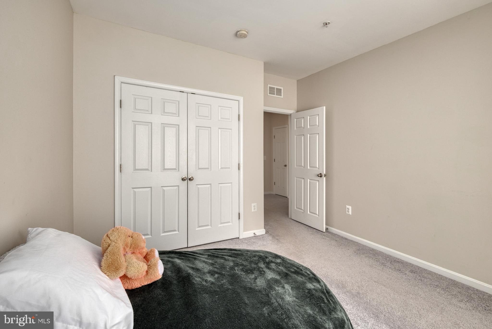 LEE SQUARE - Residential