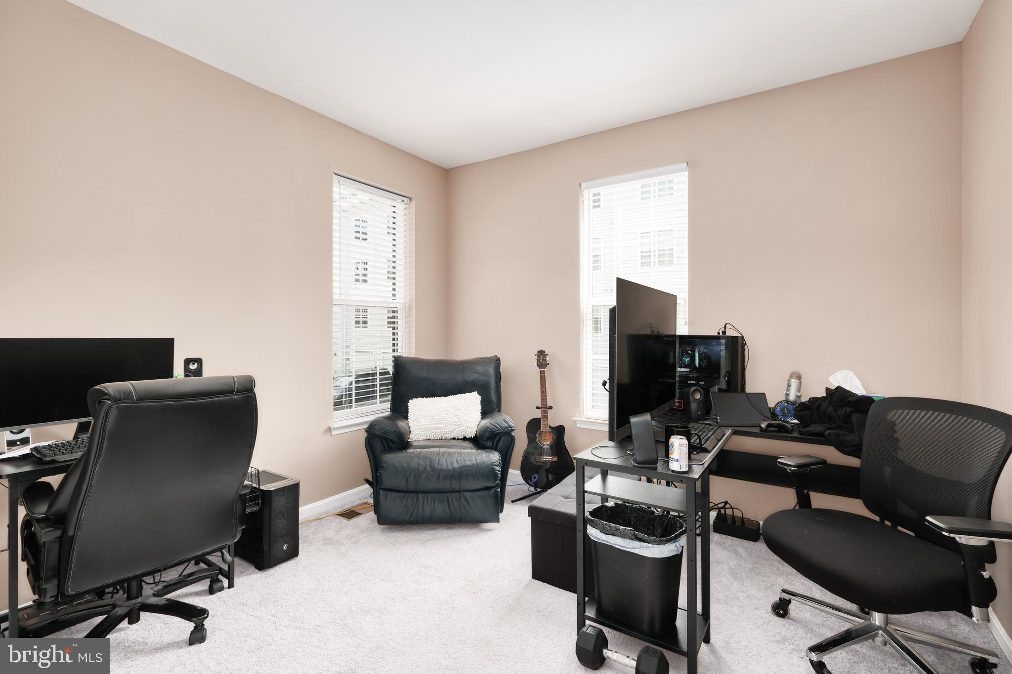 LEE SQUARE - Residential