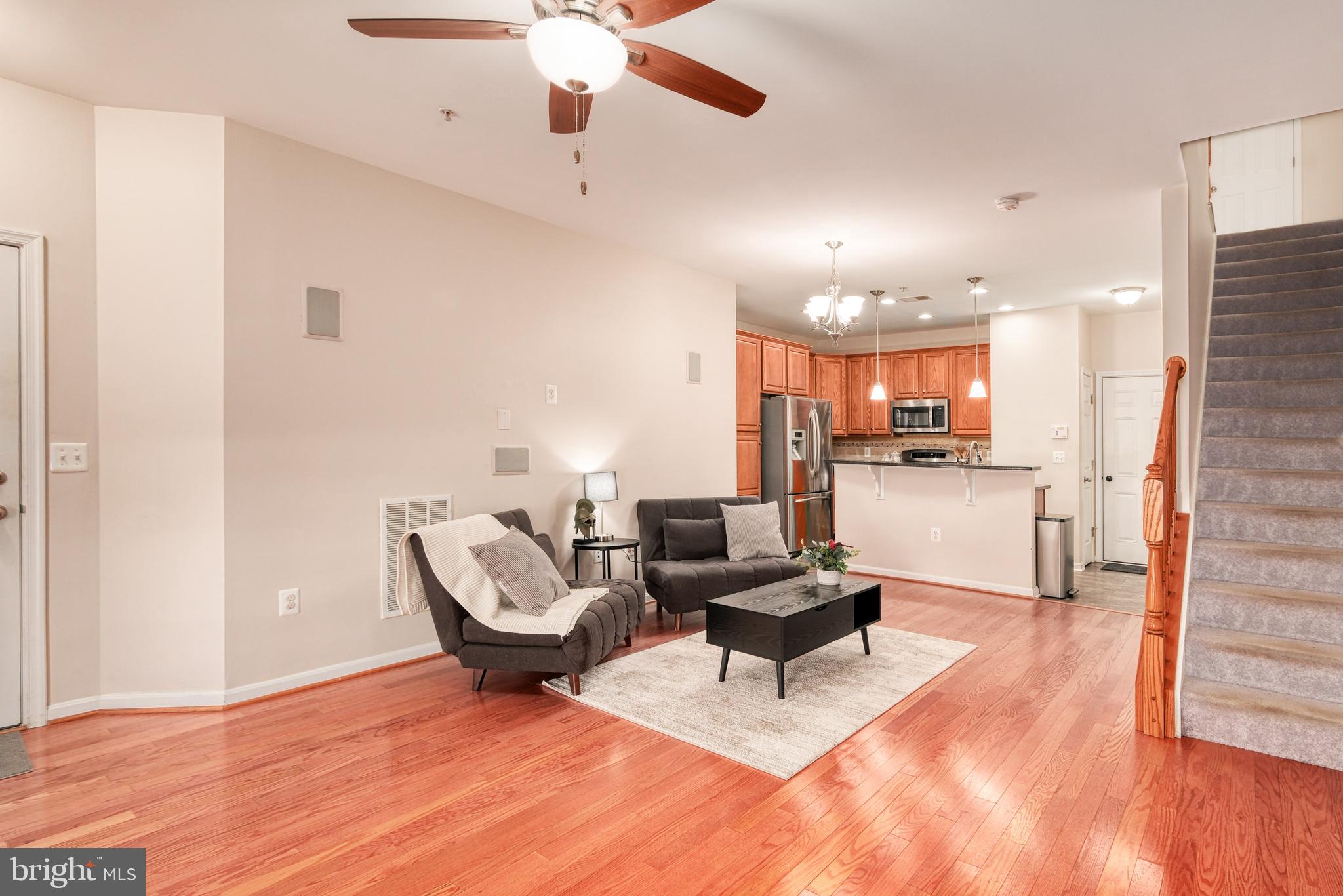 LEE SQUARE - Residential