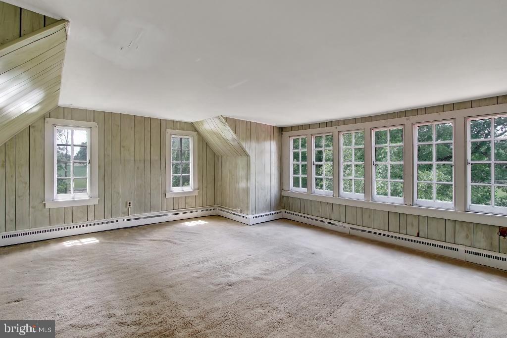 OWL VALLEY - Commercial Sale