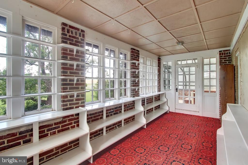 OWL VALLEY - Commercial Sale