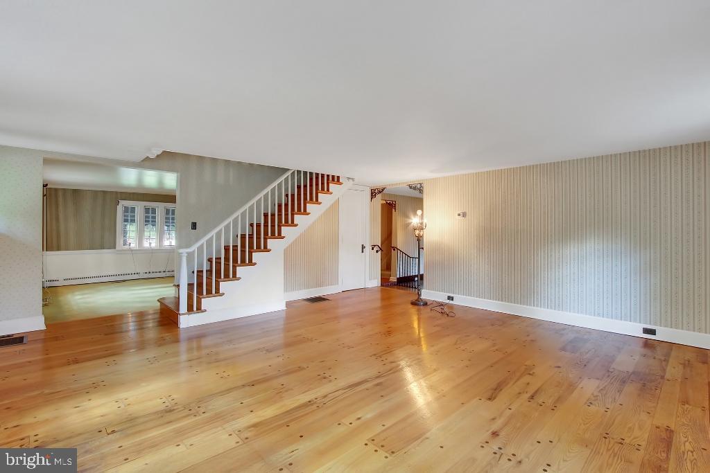 OWL VALLEY - Commercial Sale