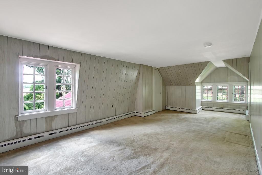 OWL VALLEY - Commercial Sale