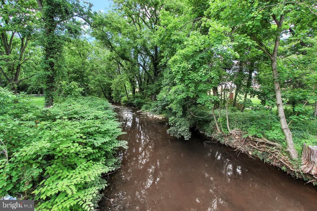 OWL VALLEY - Commercial Sale