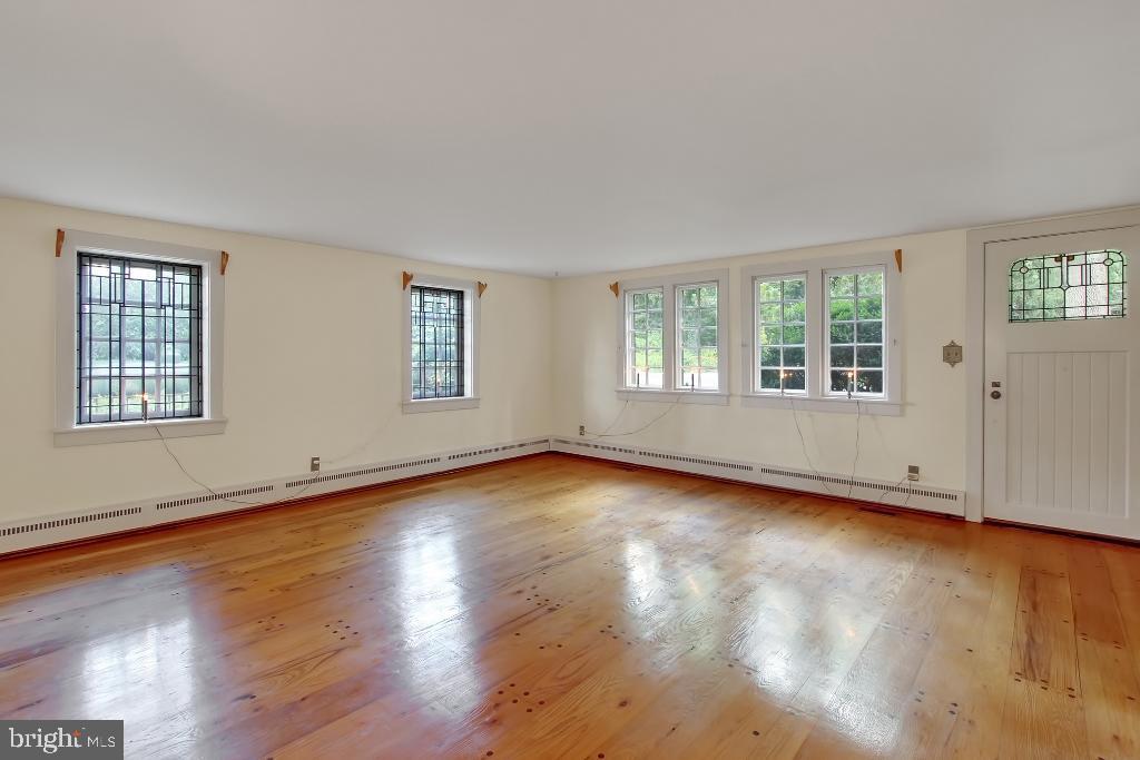 OWL VALLEY - Commercial Sale