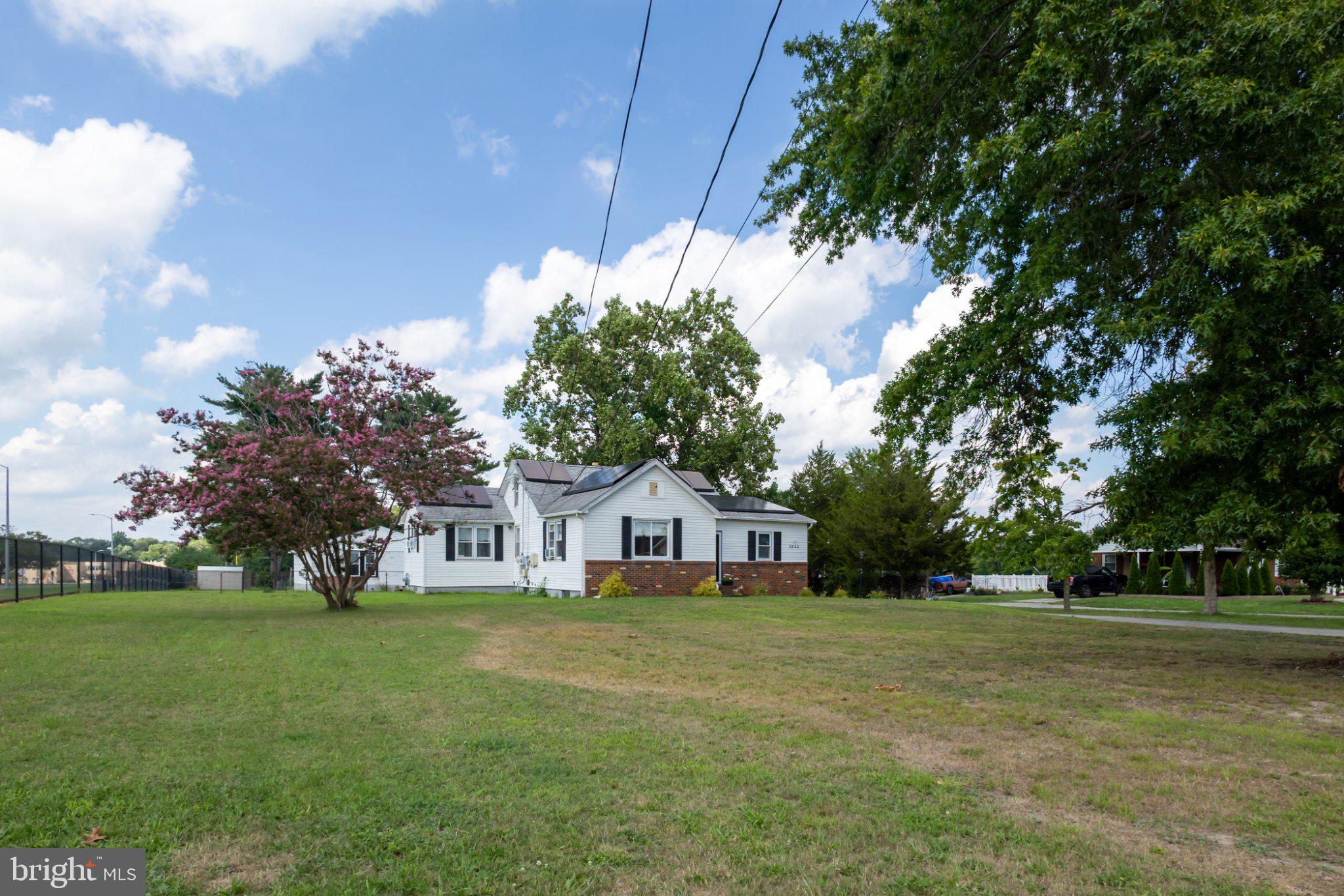 3044 E CHESTNUT AVENUE