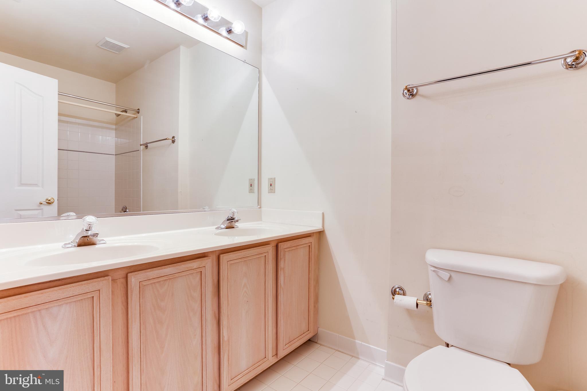 RUSSETT RESERVE - Residential Lease