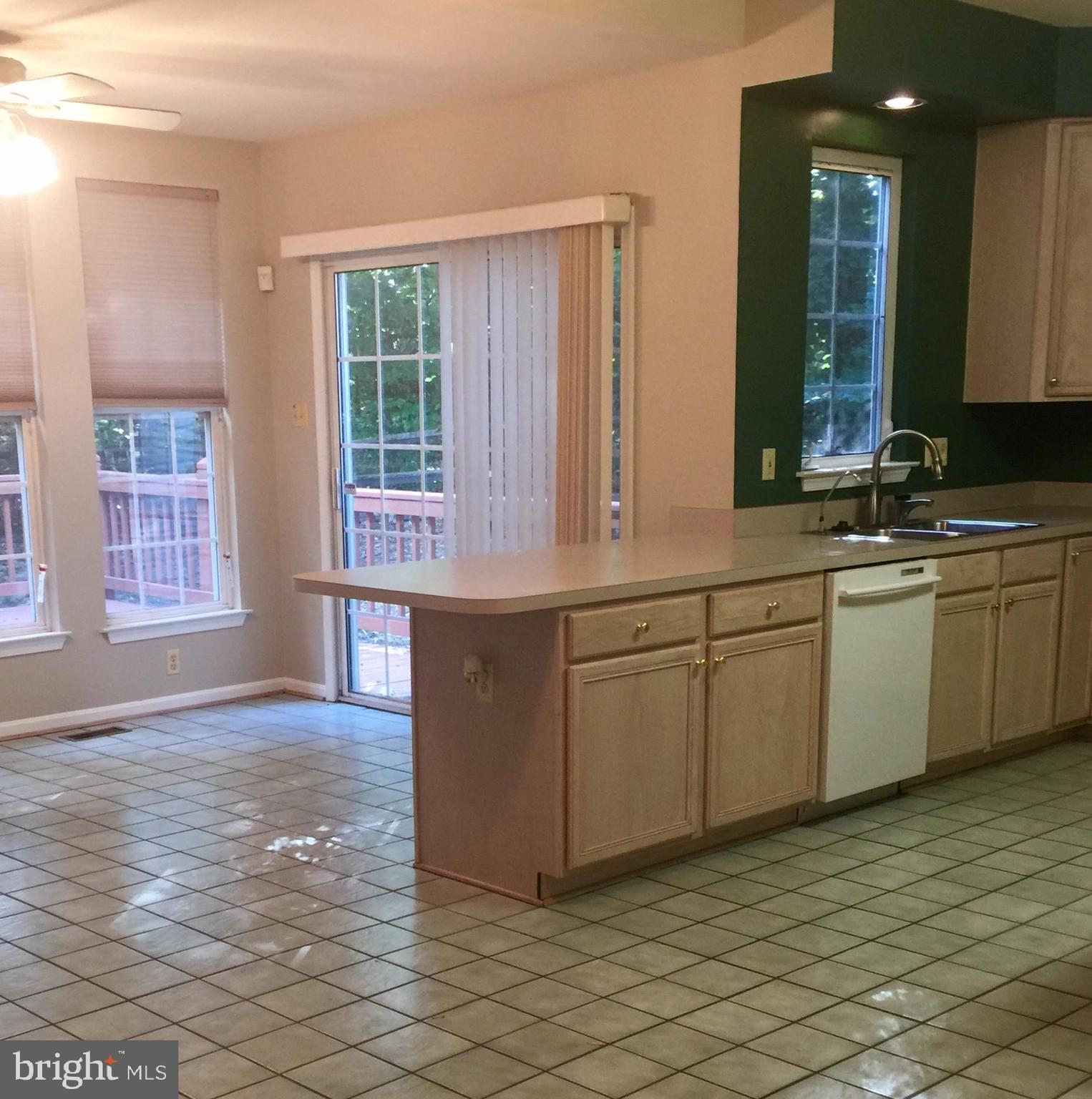 RUSSETT RESERVE - Residential Lease