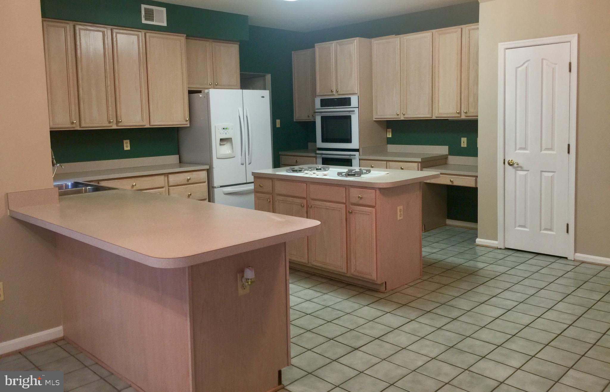 RUSSETT RESERVE - Residential Lease