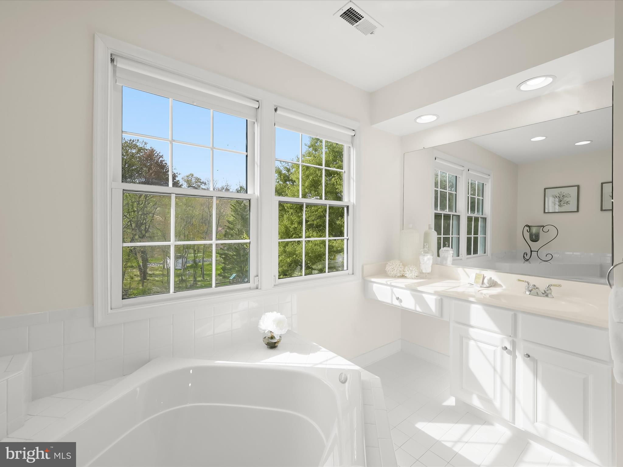 ASHLEIGH KNOLLS - Residential